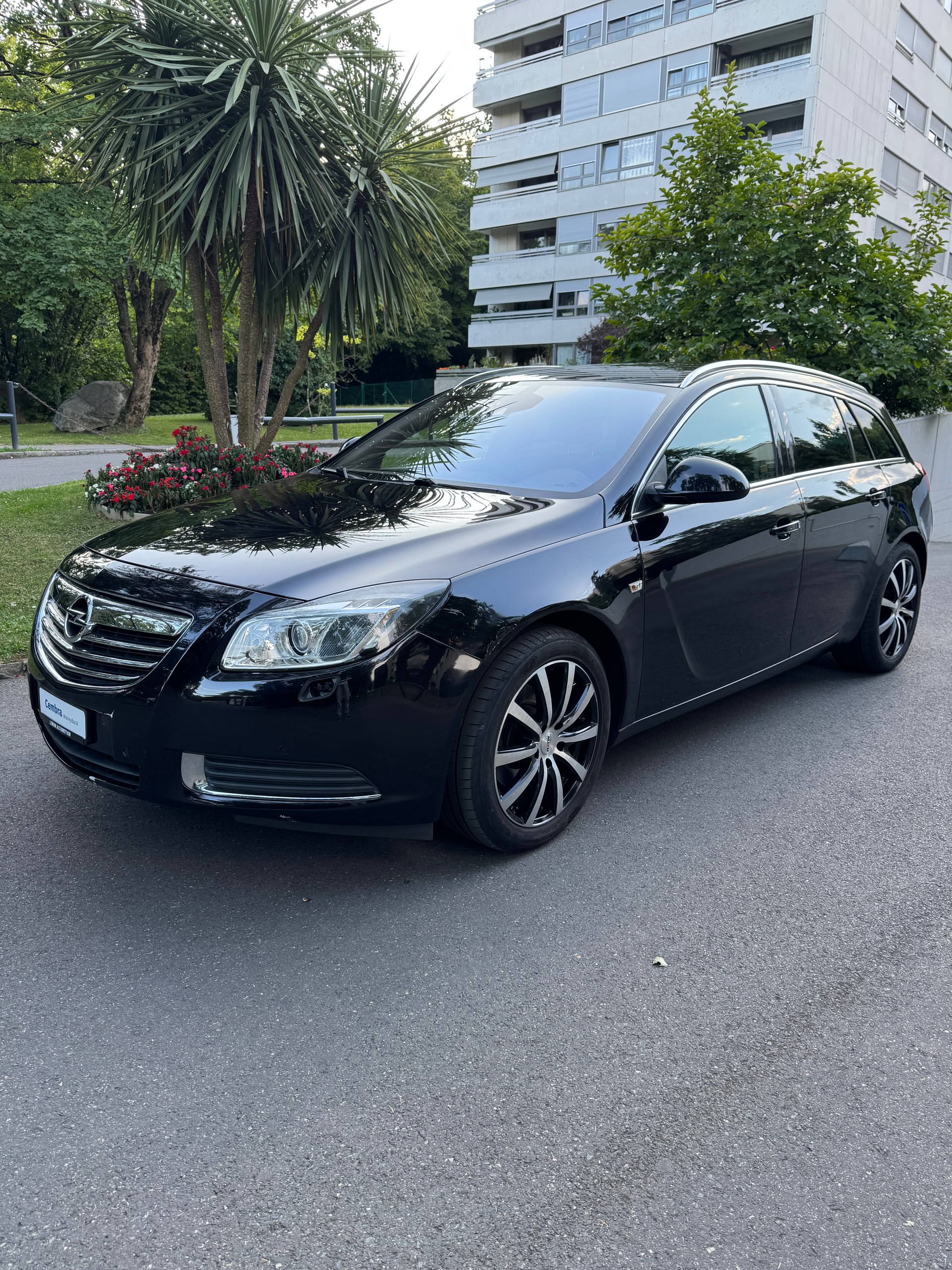 OPEL Insignia Sports Tourer 2.0 Turbo Automatic-image-1