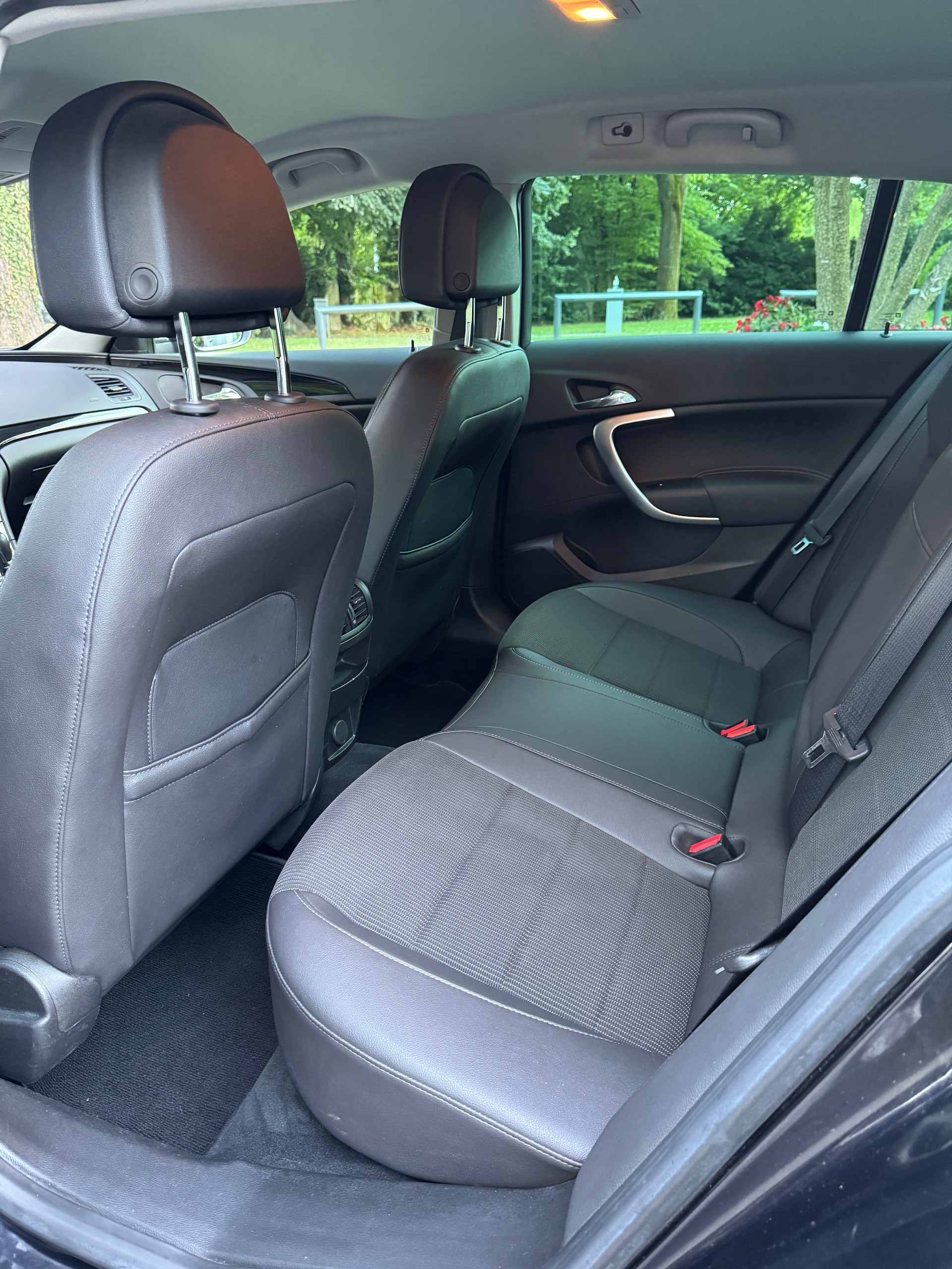 OPEL Insignia Sports Tourer 2.0 Turbo Automatic-image-10