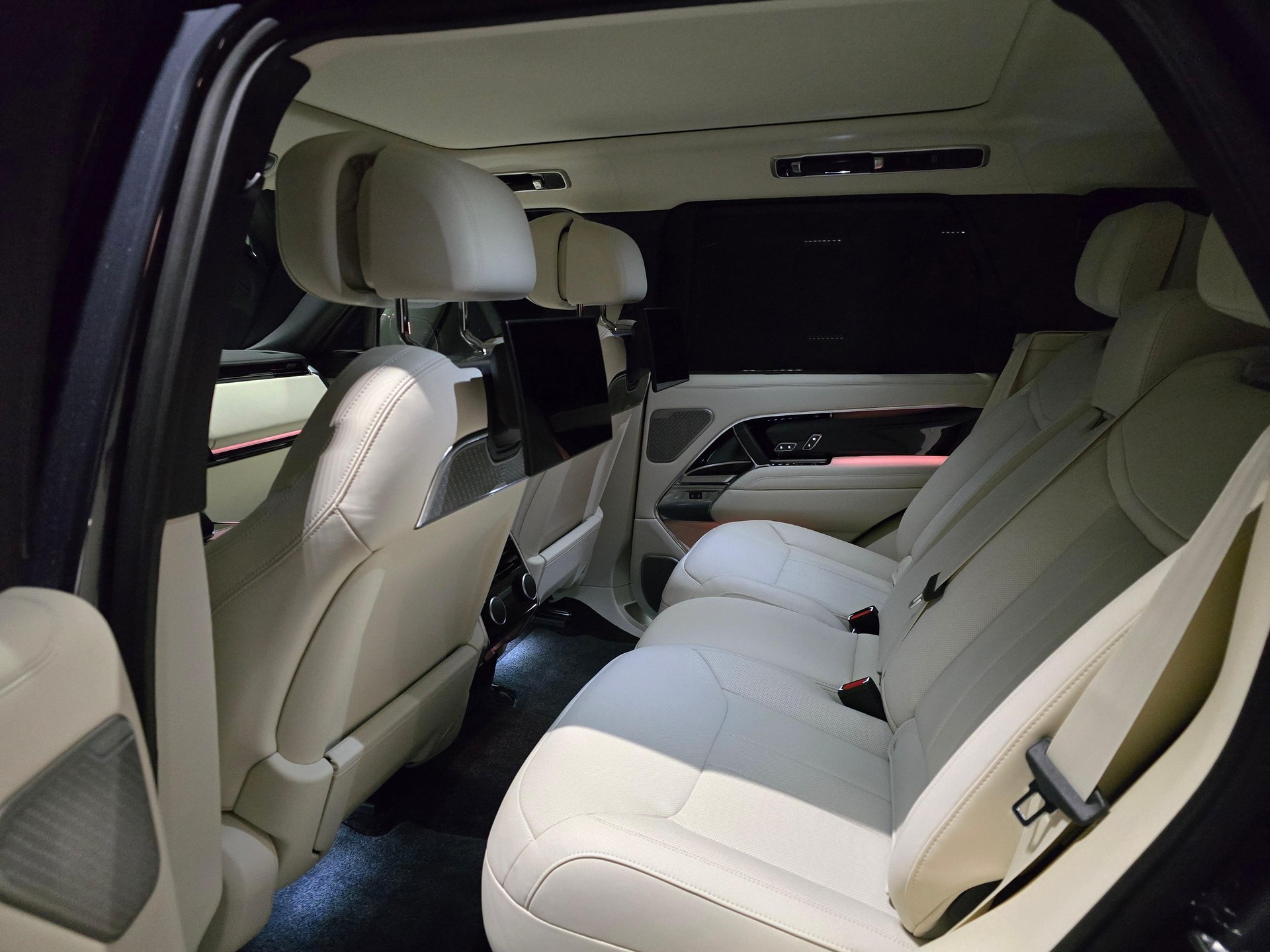 LAND ROVER Range Rover 3.0 D I6 350 Autobiography-image-21