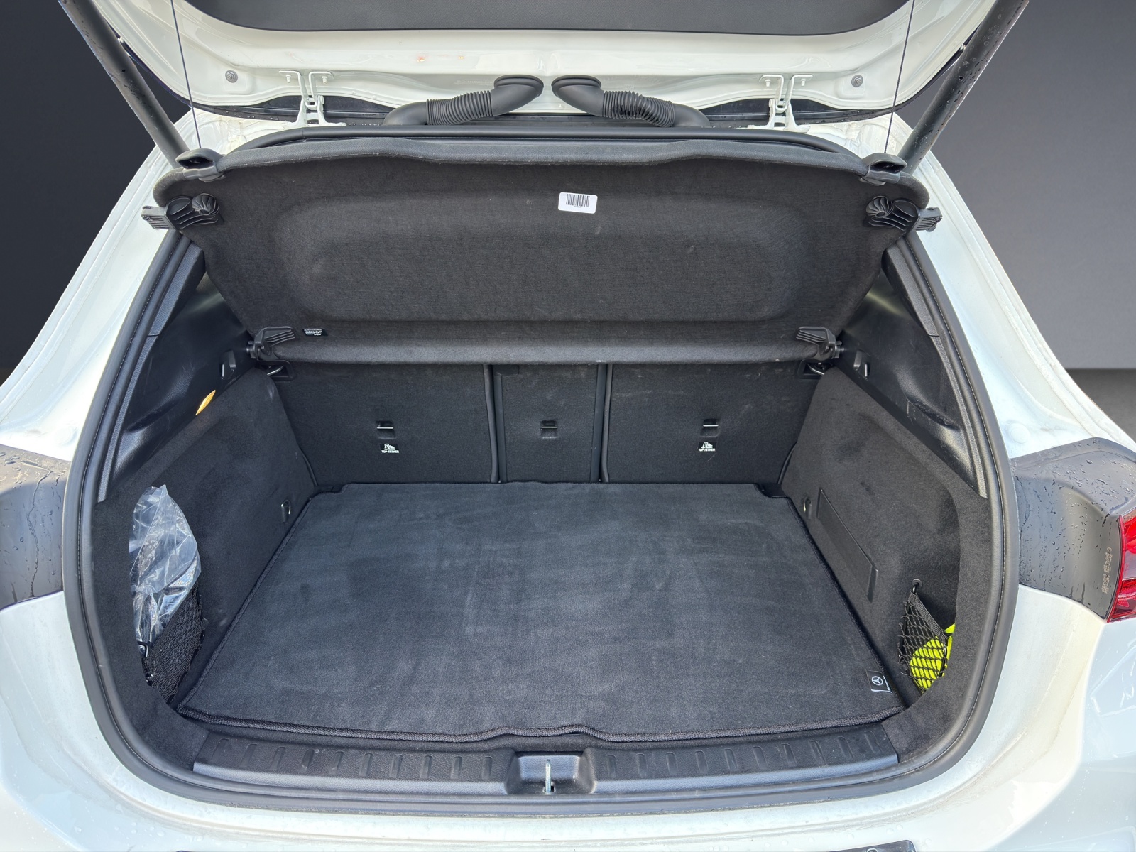 MERCEDES-BENZ GLA 220 4Matic 8G-DCT-image-11