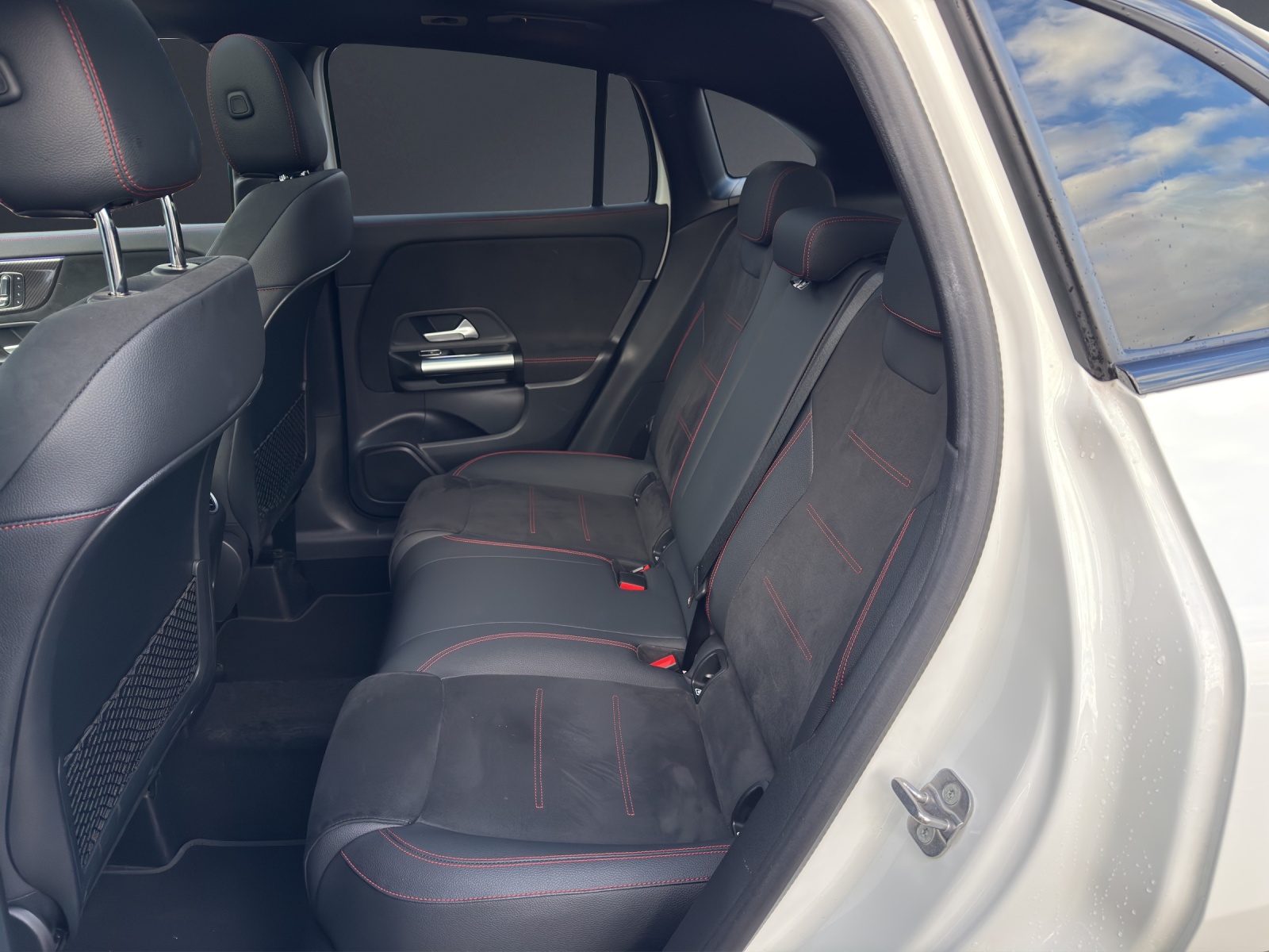 MERCEDES-BENZ GLA 220 4Matic 8G-DCT-image-10