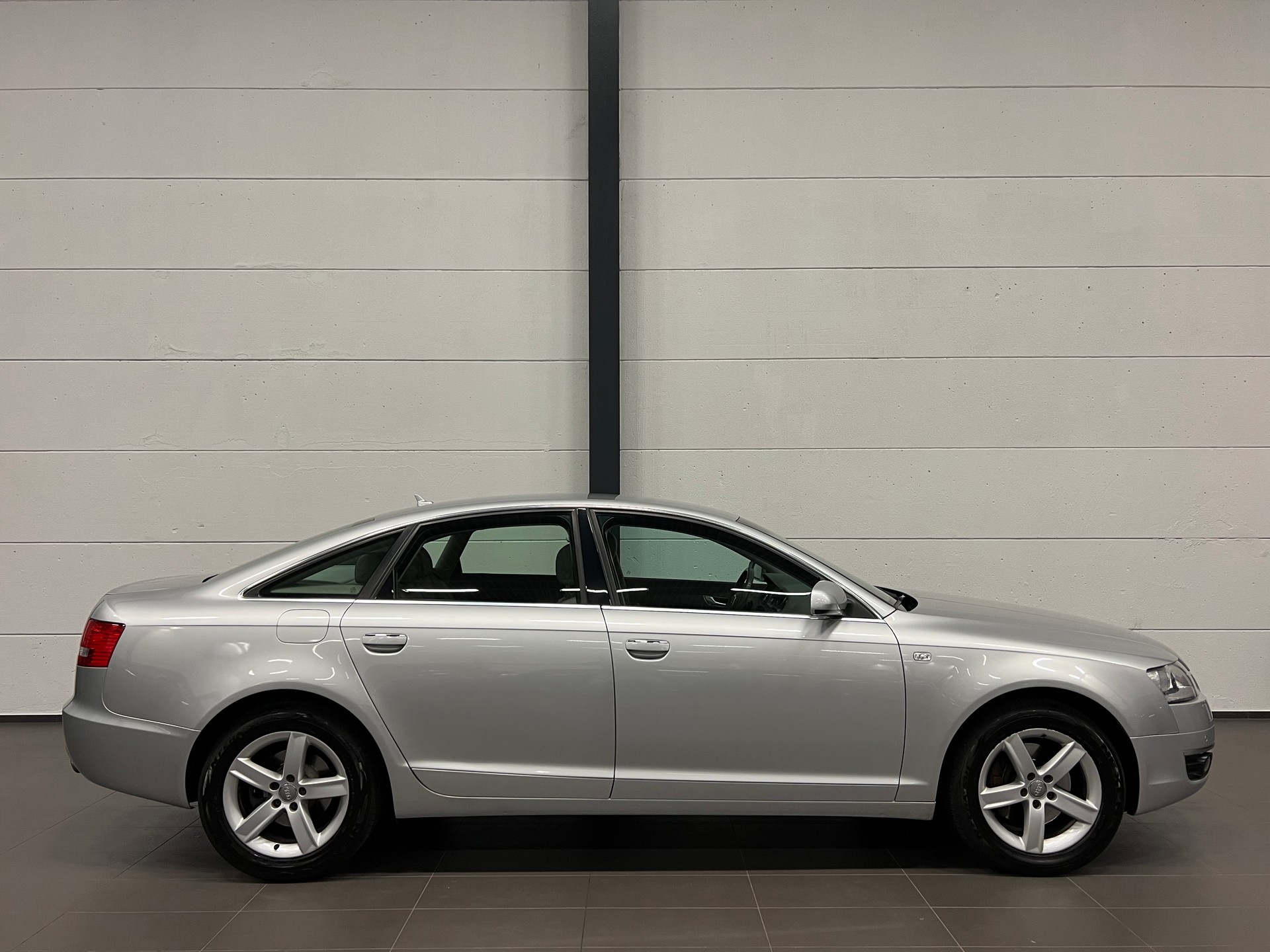 AUDI A6 Limousine 3.2 V6 FSI quattro-image-7