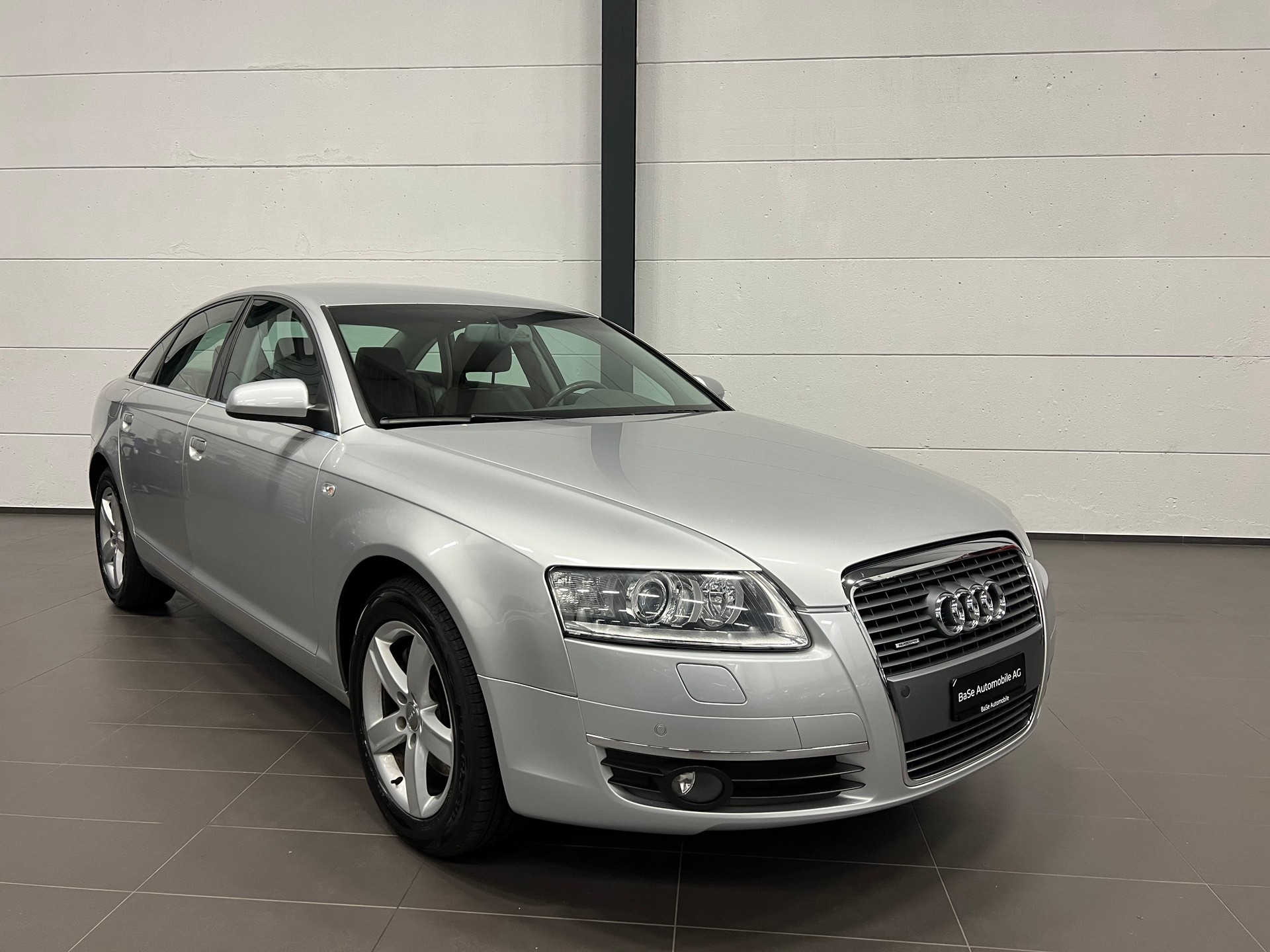 AUDI A6 Limousine 3.2 V6 FSI quattro-image-1