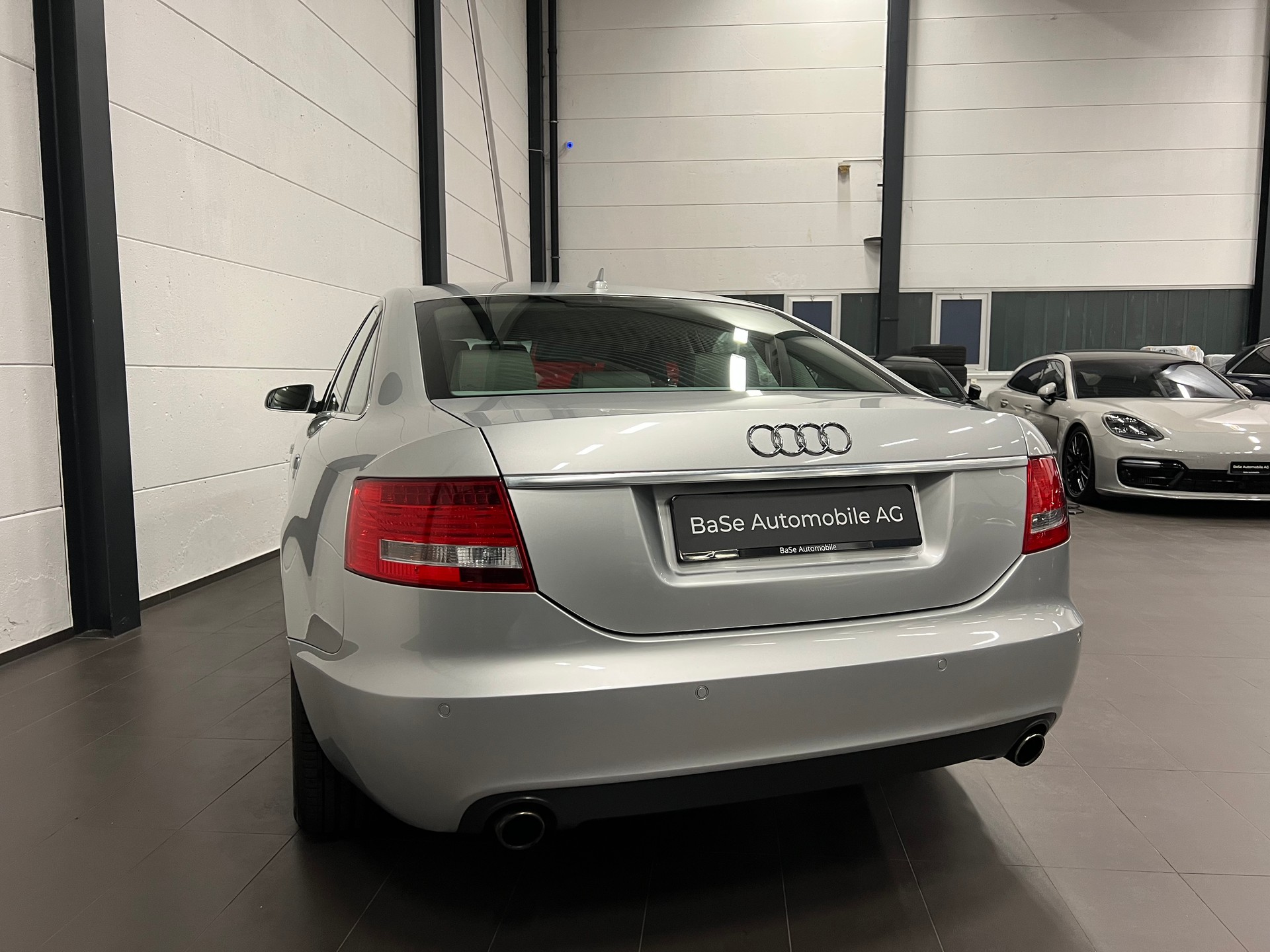 AUDI A6 Limousine 3.2 V6 FSI quattro-image-13