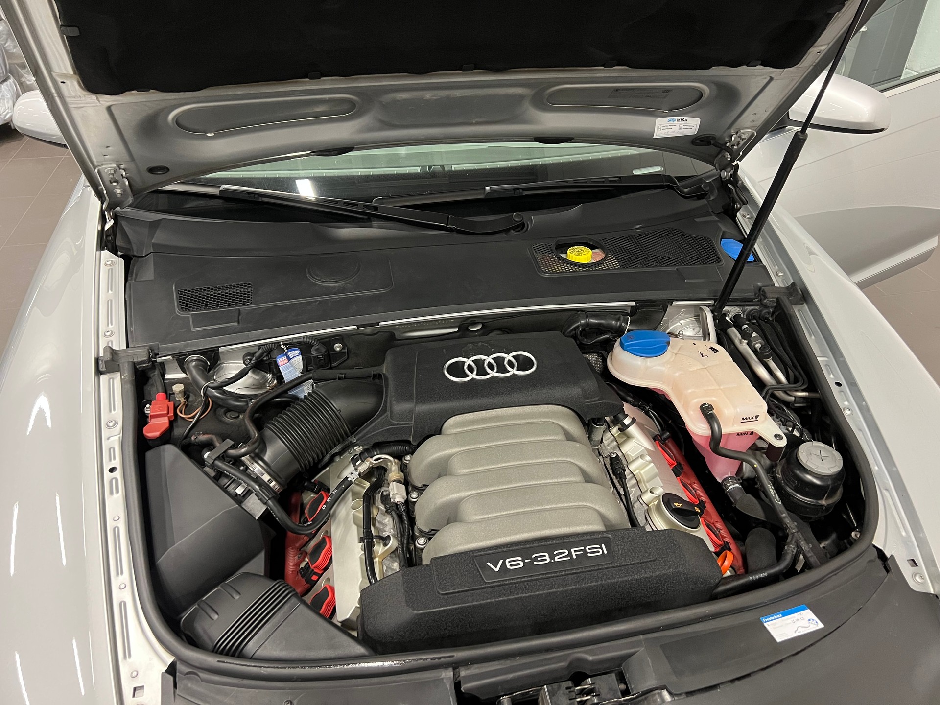 AUDI A6 Limousine 3.2 V6 FSI quattro-image-30