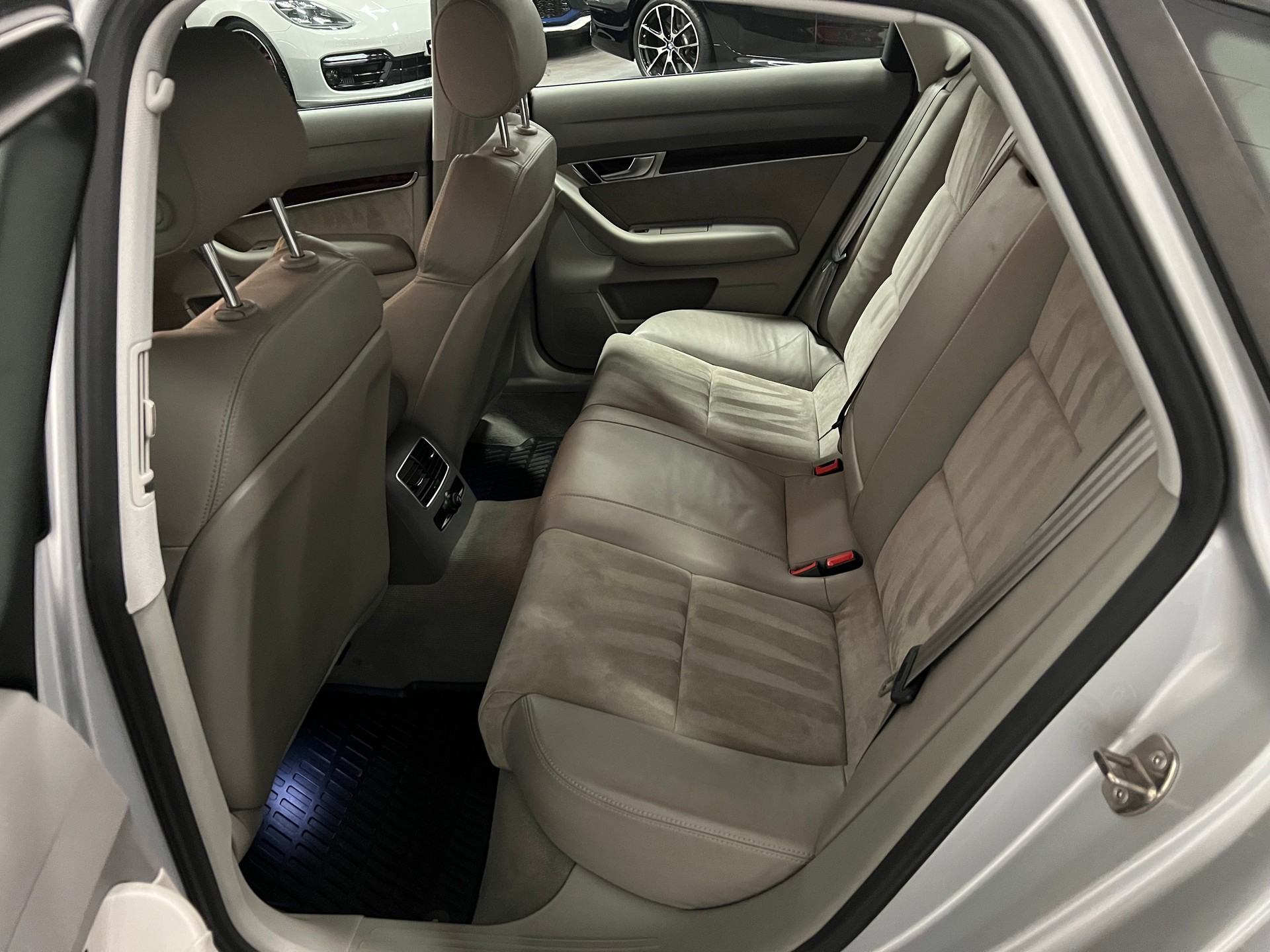 AUDI A6 Limousine 3.2 V6 FSI quattro-image-20