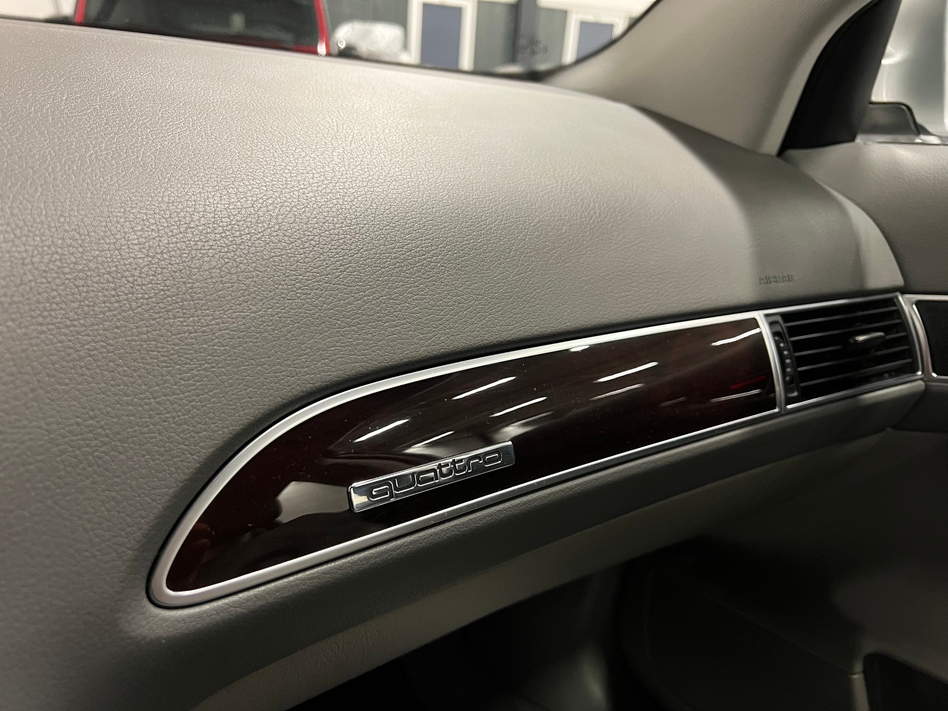 AUDI A6 Limousine 3.2 V6 FSI quattro-image-27