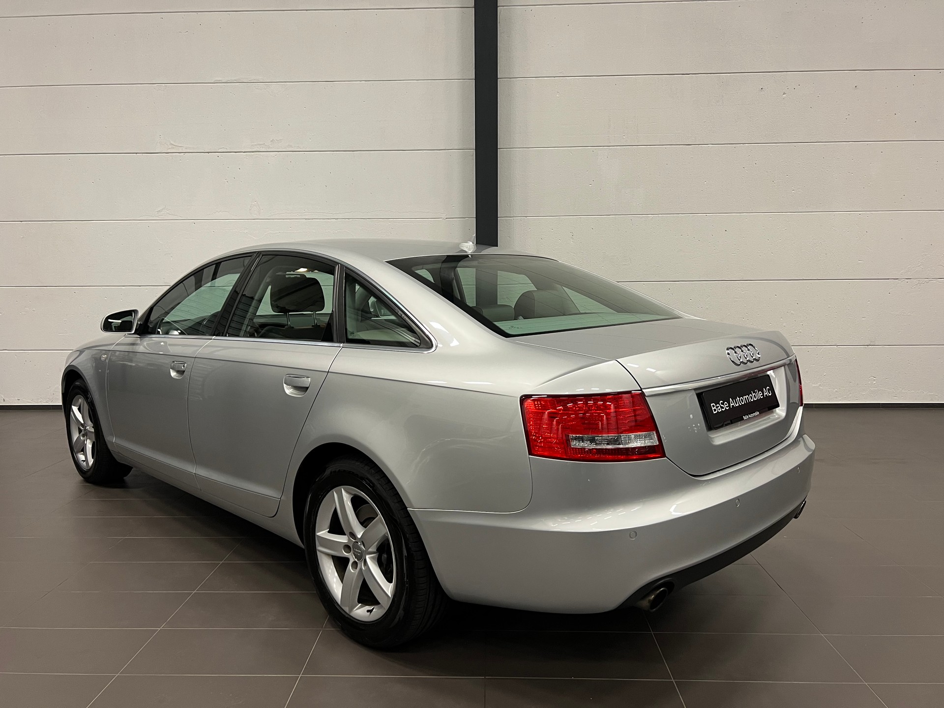 AUDI A6 Limousine 3.2 V6 FSI quattro-image-10