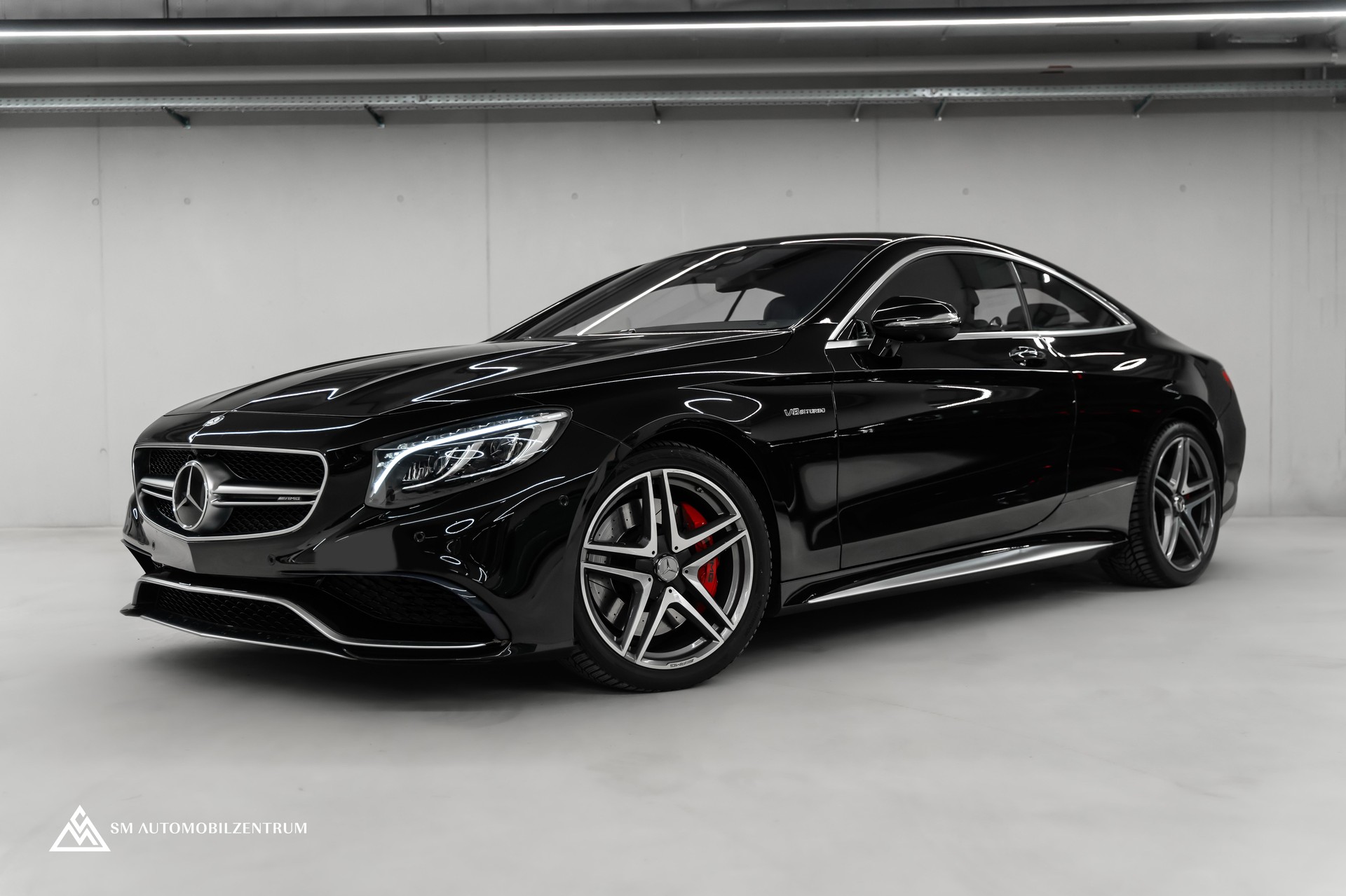 MERCEDES-BENZ S 63 V8 AMG Coupé / Sonderlackierung Designo / Panorama / Burmester-image-0