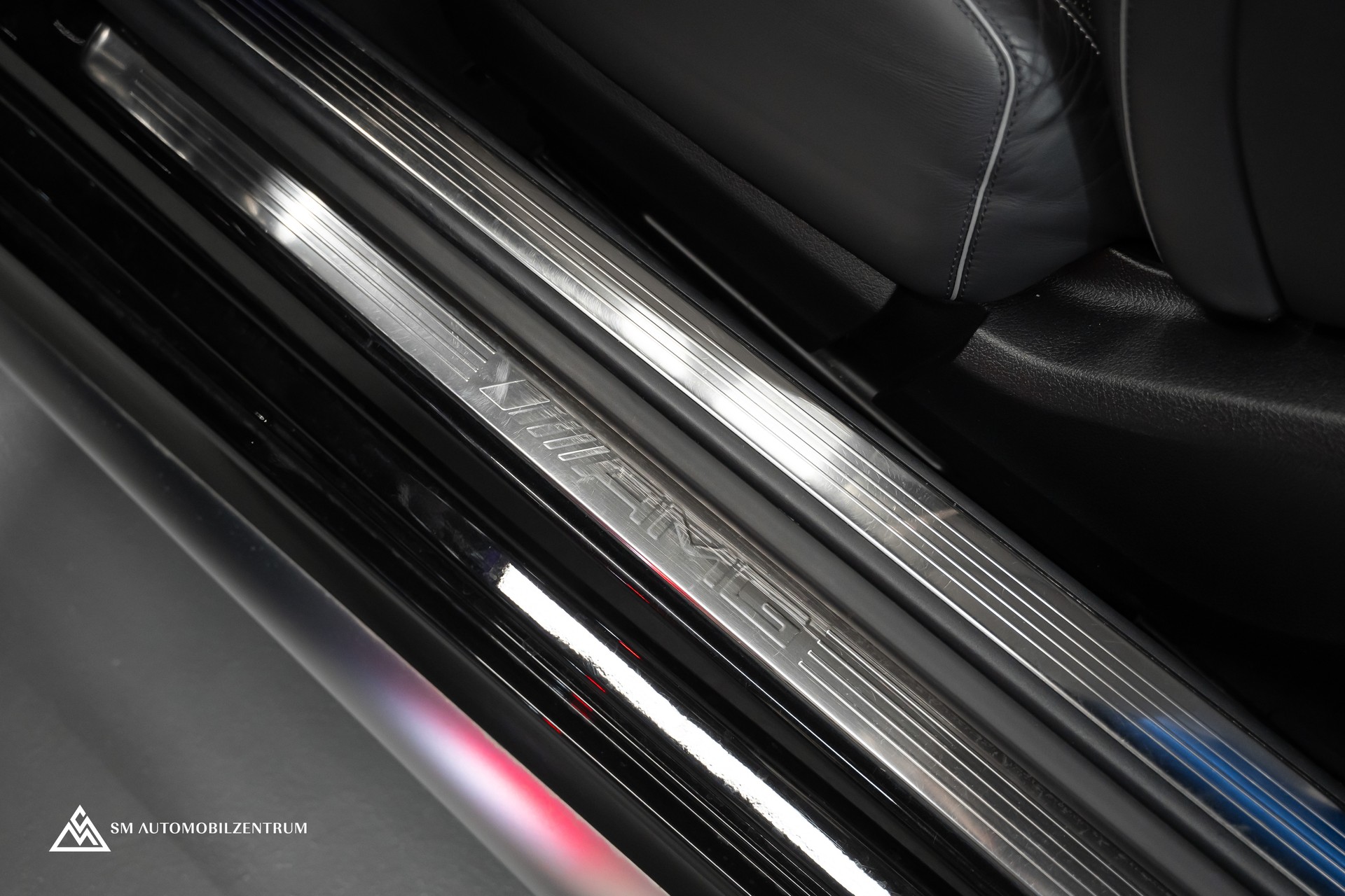 MERCEDES-BENZ S 63 V8 AMG Coupé / Sonderlackierung Designo / Panorama / Burmester-image-15