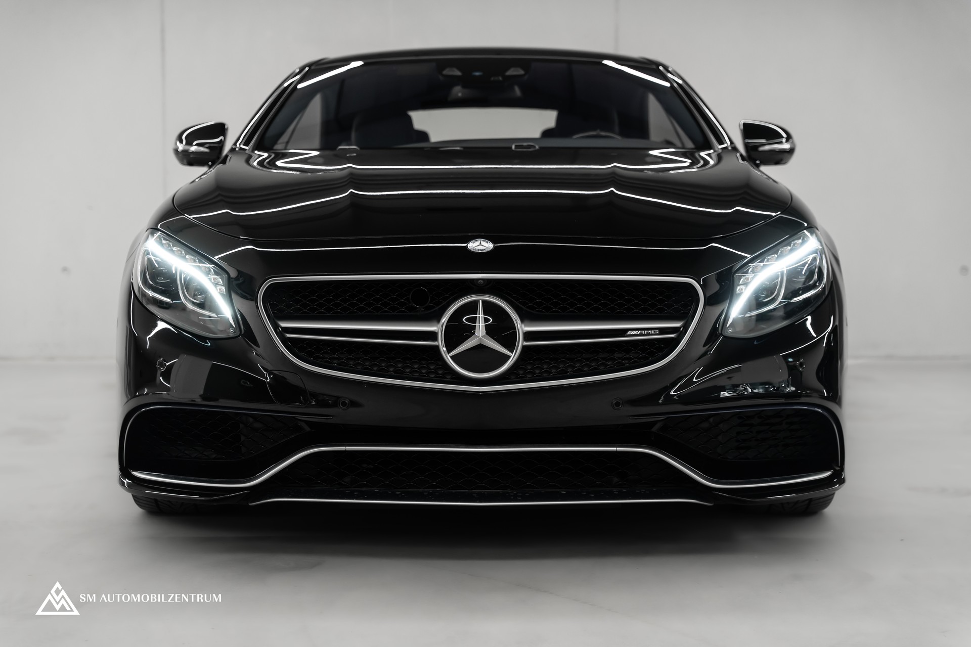 MERCEDES-BENZ S 63 V8 AMG Coupé / Sonderlackierung Designo / Panorama / Burmester-image-2