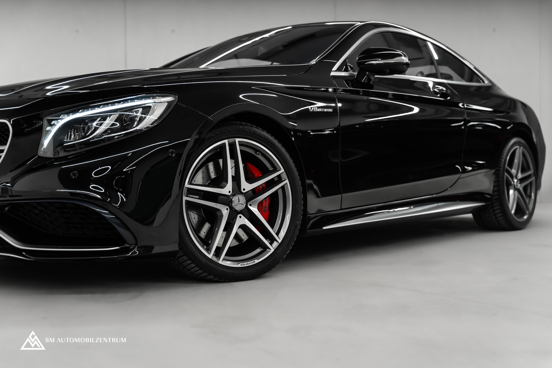 MERCEDES-BENZ S 63 V8 AMG Coupé / Sonderlackierung Designo / Panorama / Burmester-image-1