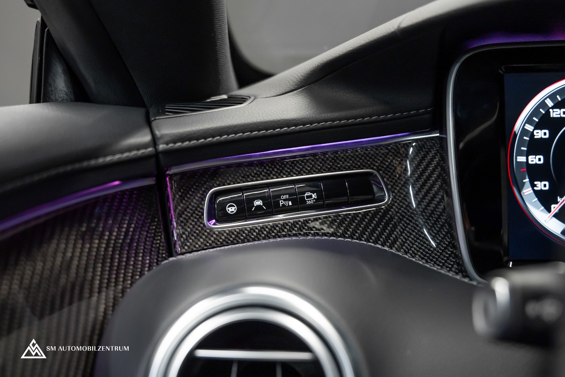 MERCEDES-BENZ S 63 V8 AMG Coupé / Sonderlackierung Designo / Panorama / Burmester-image-19