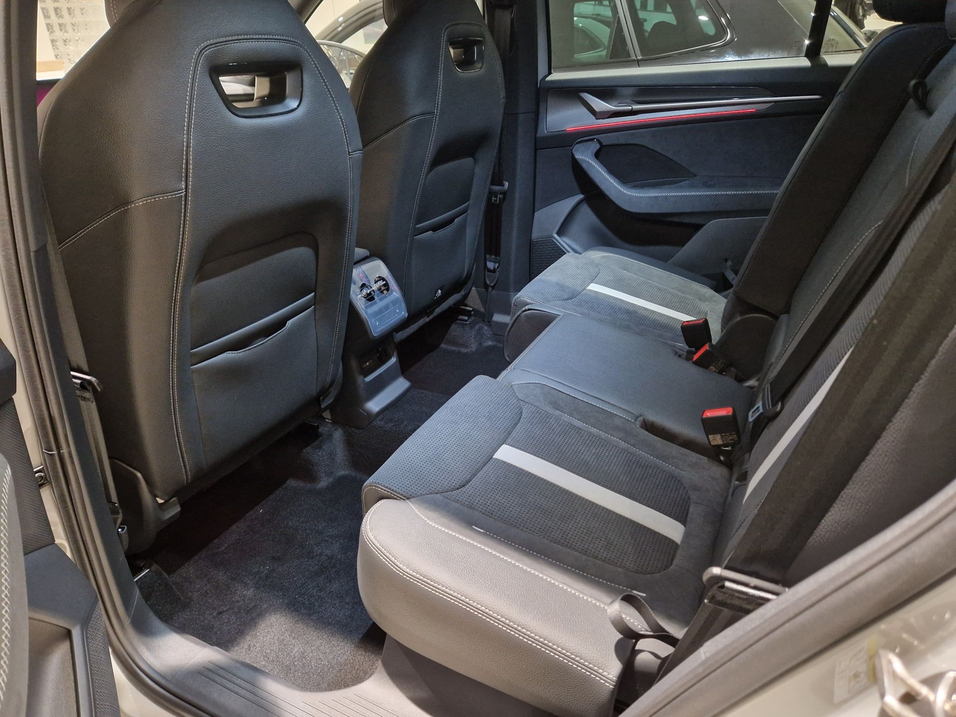 SKODA Kodiaq 2.0 TSI Sportline 4x4-image-4