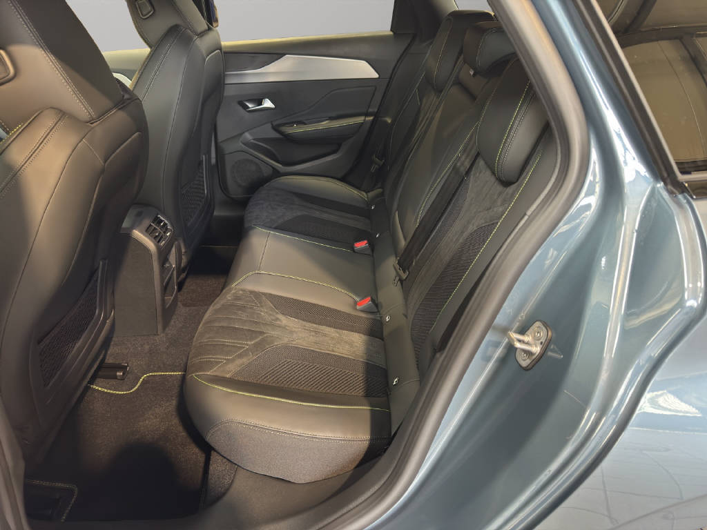 PEUGEOT 308 SW 1.2 Hybrid GT-image-11