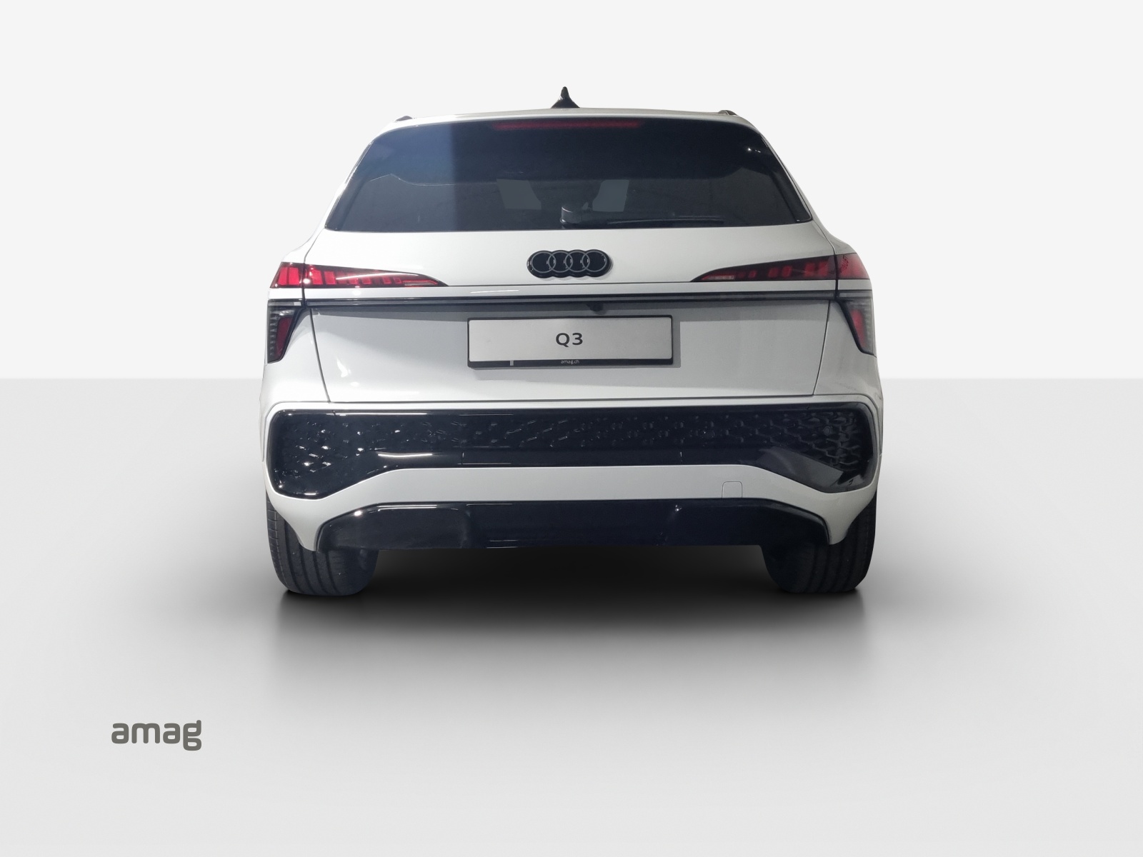 AUDI Q3 SUV 110 kW TFSI S tronic-image-3