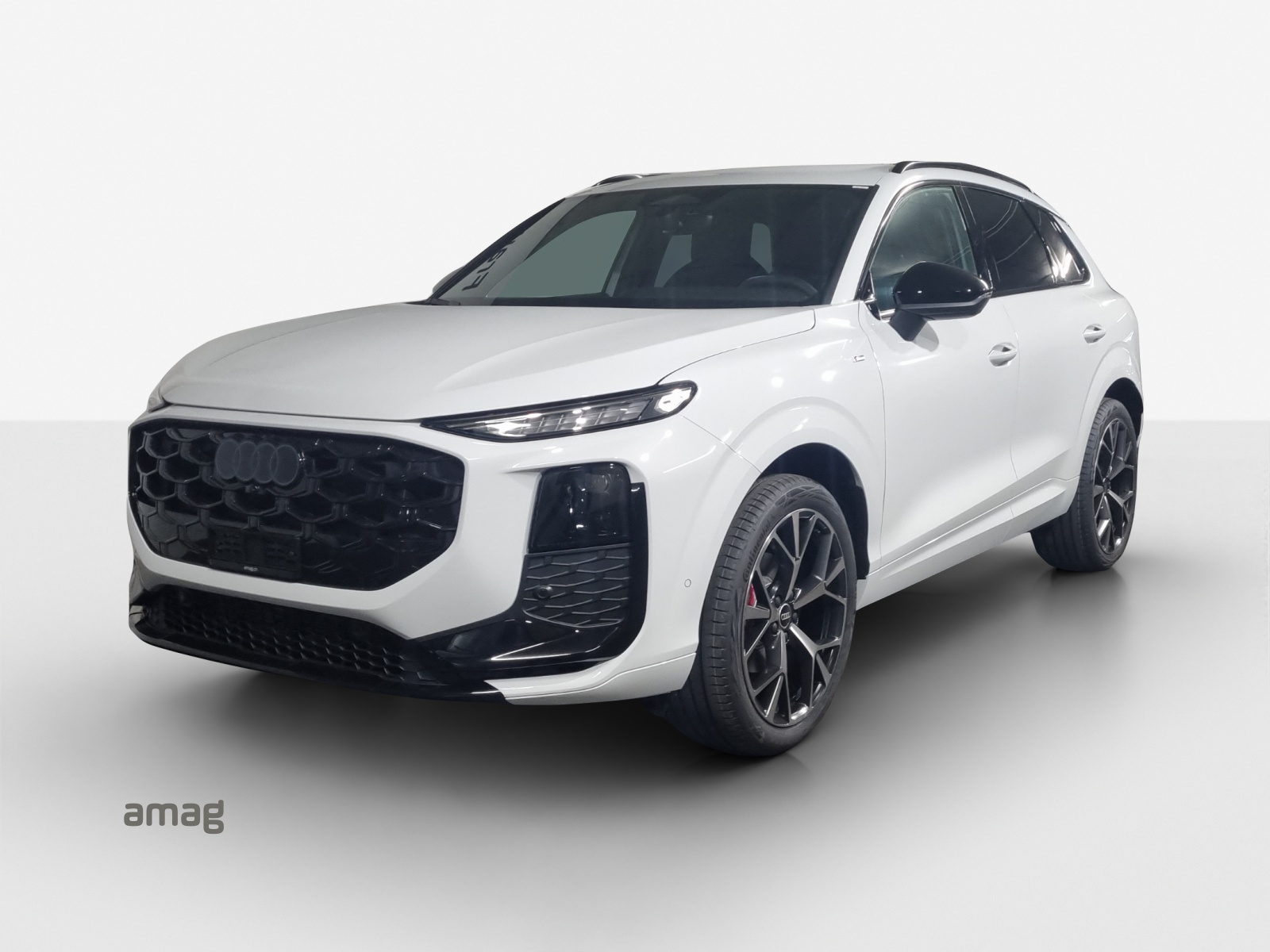 AUDI Q3 SUV 110 kW TFSI S tronic-image-0