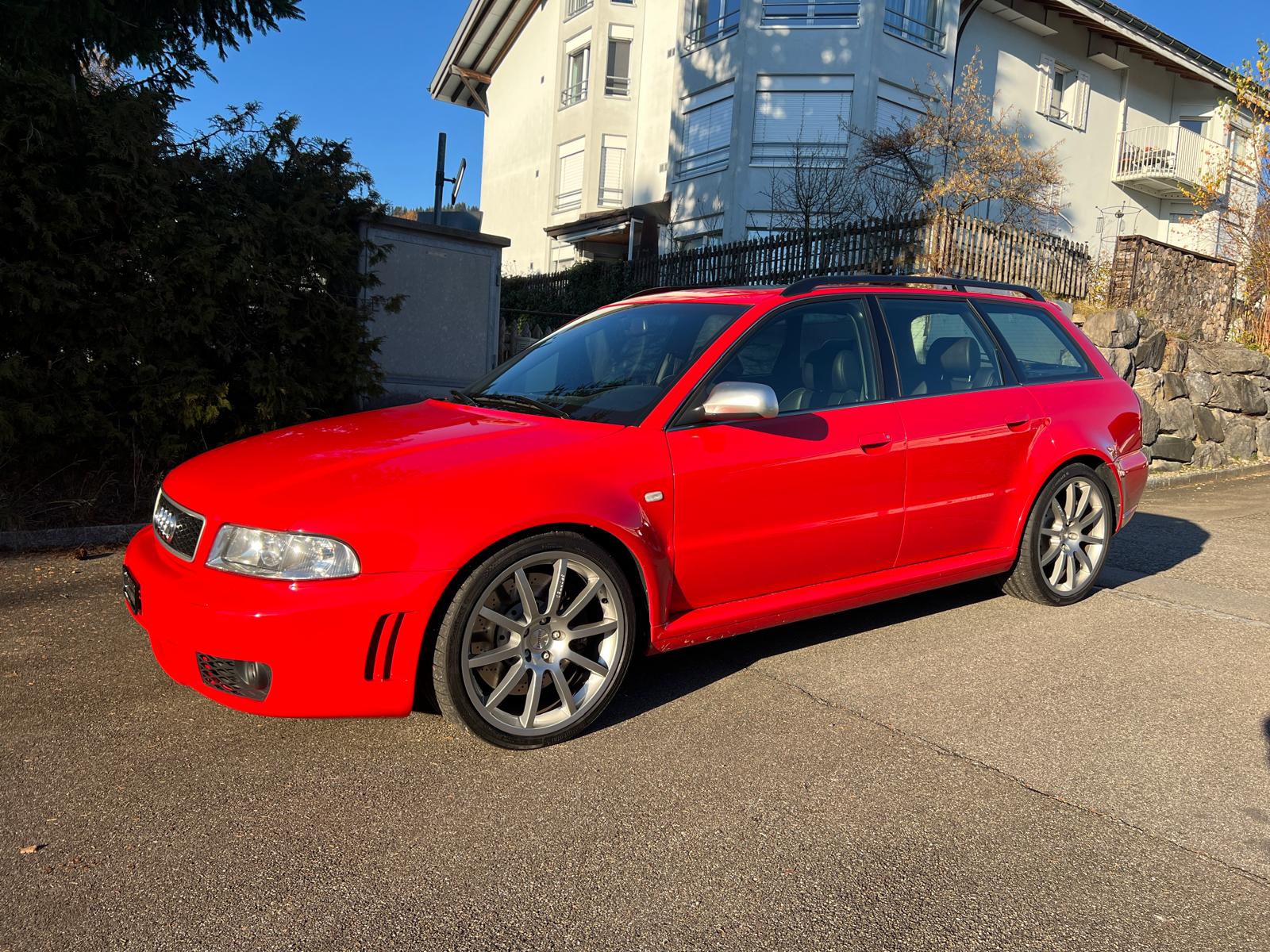 AUDI RS4 Avant quattro
