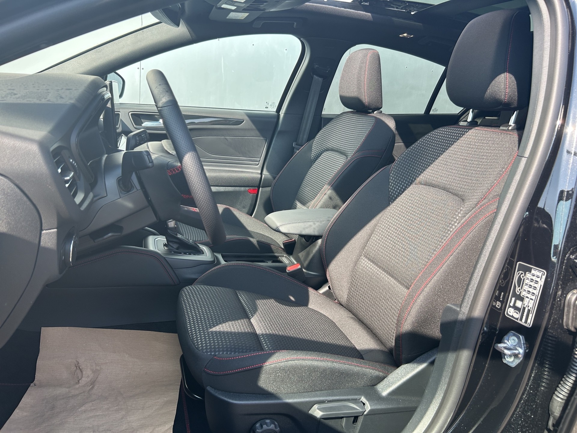 FORD Focus 1.0i EcoB Hybrid 155 ST-Line X-image-10