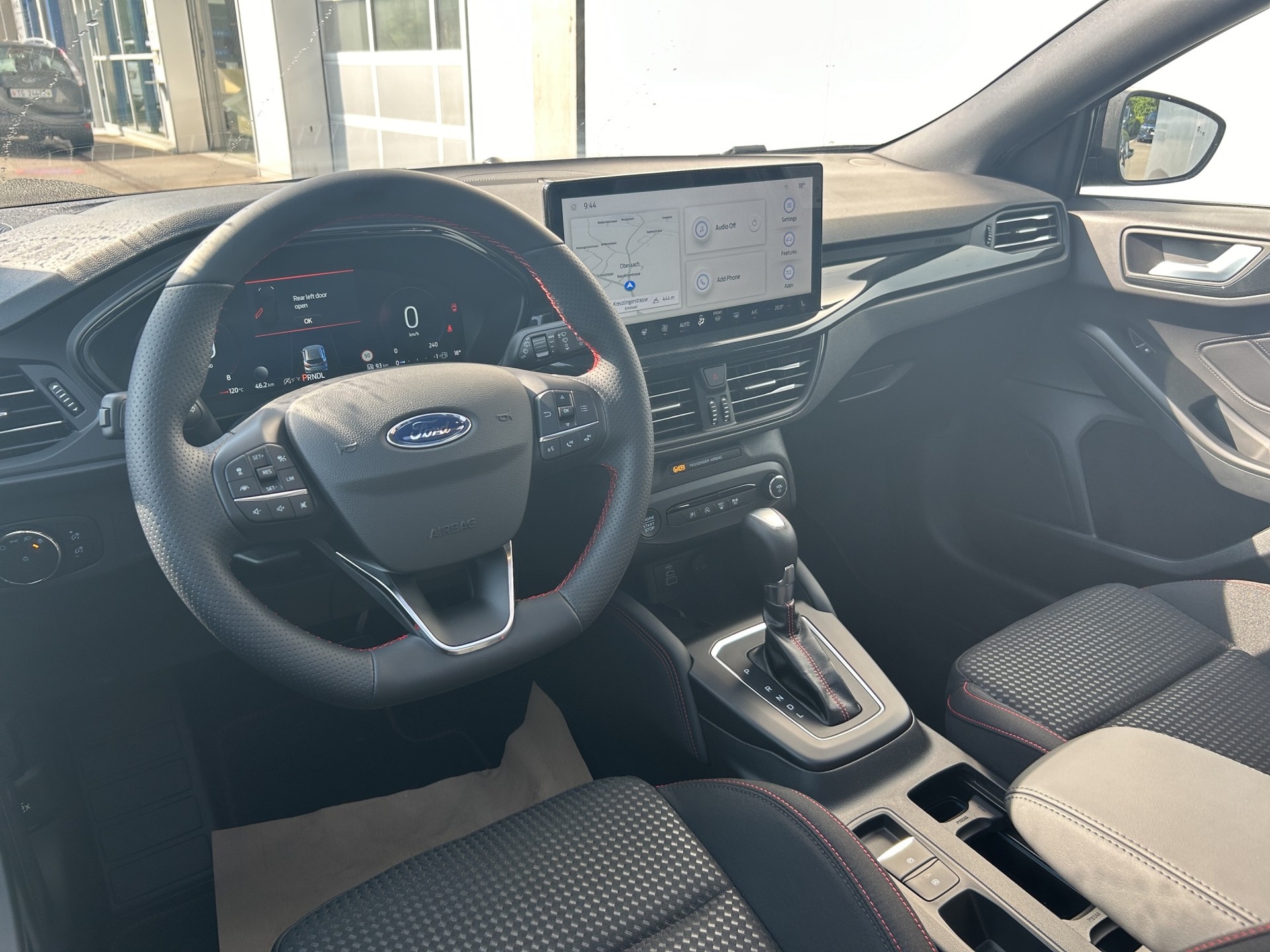 FORD Focus 1.0i EcoB Hybrid 155 ST-Line X-image-8