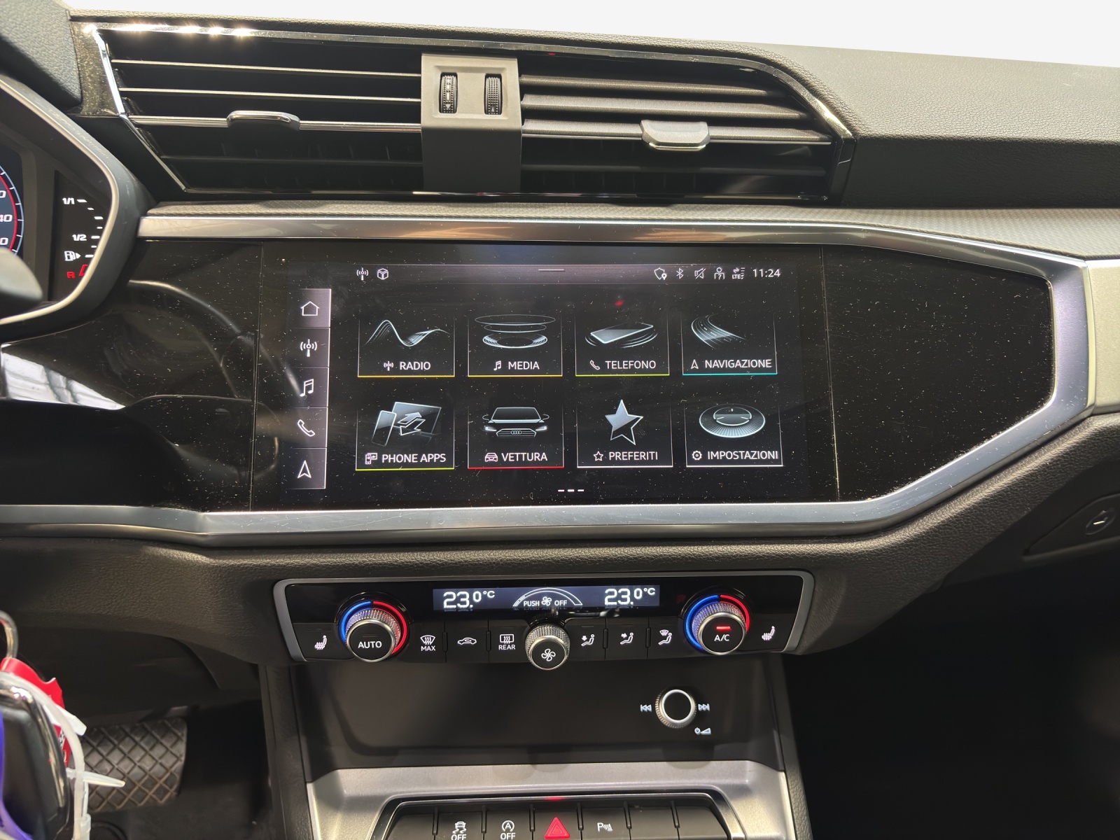 AUDI Q3 35 TFSI Attraction S-tronic-image-10