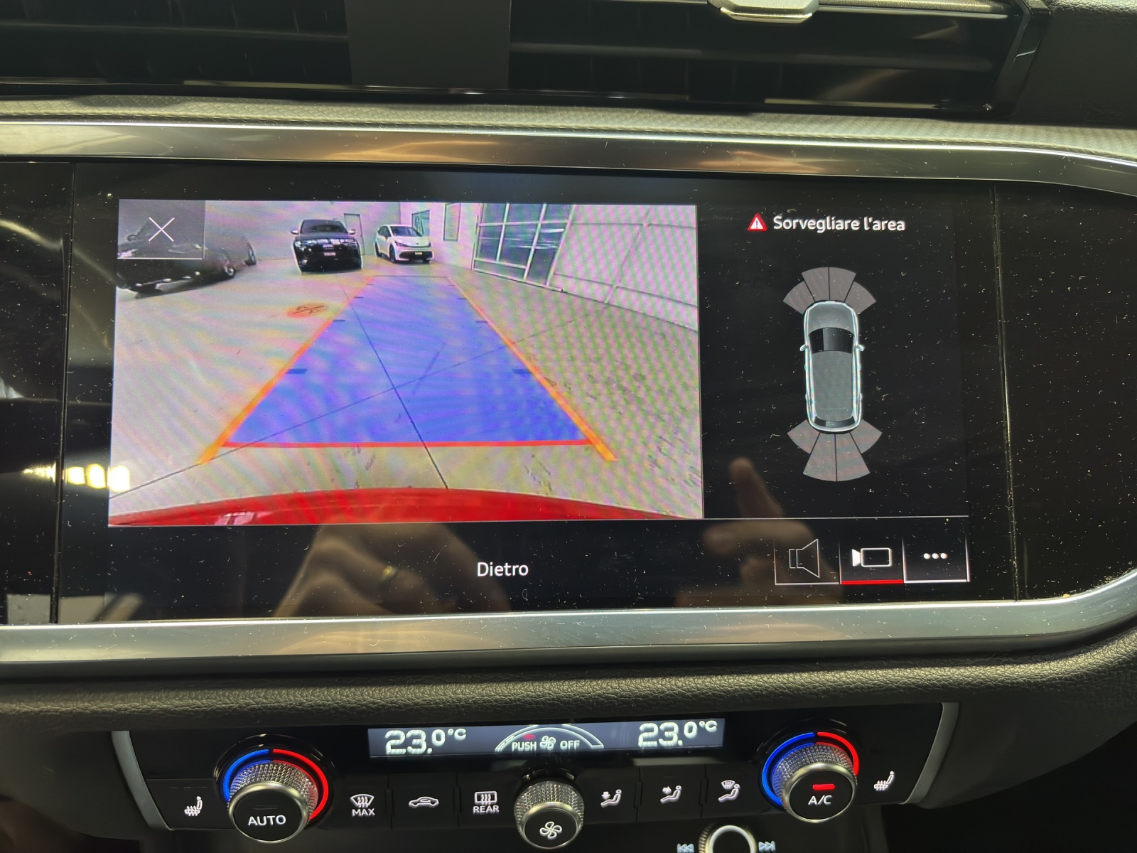 AUDI Q3 35 TFSI Attraction S-tronic-image-13
