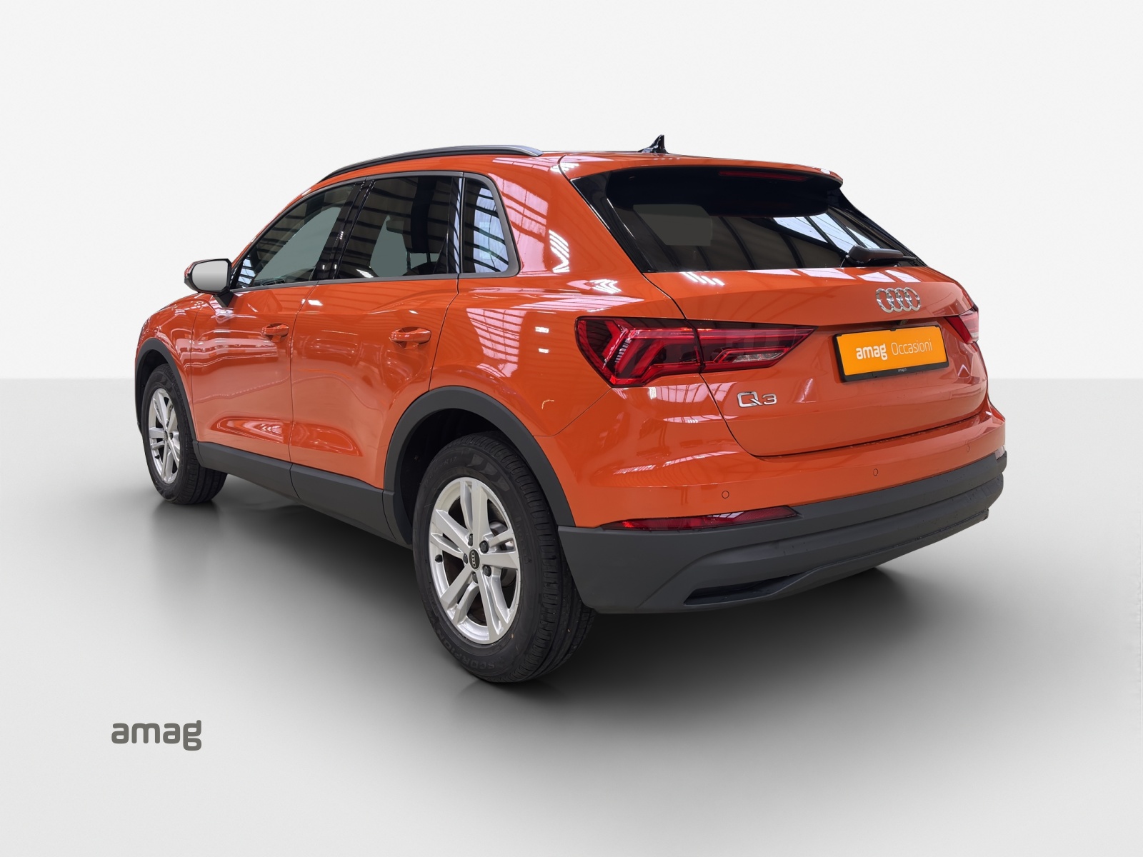 AUDI Q3 35 TFSI Attraction S-tronic-image-2