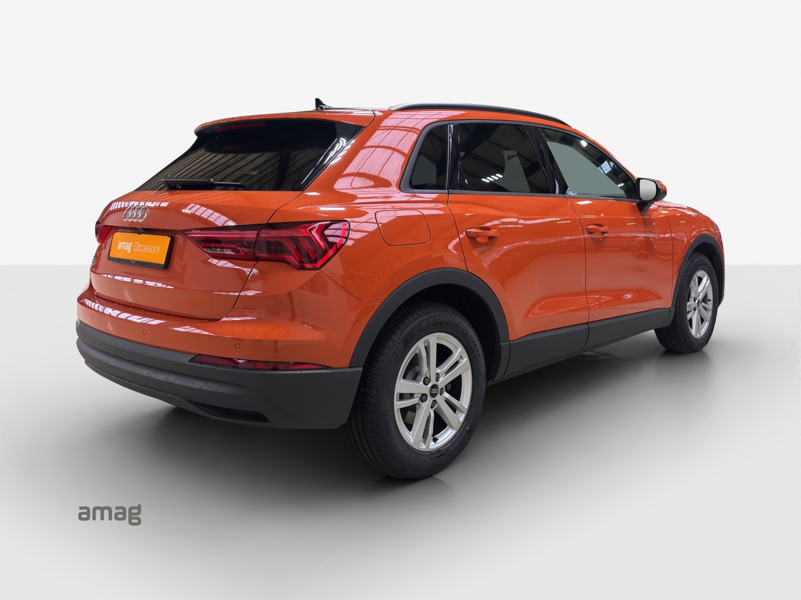 AUDI Q3 35 TFSI Attraction S-tronic-image-4