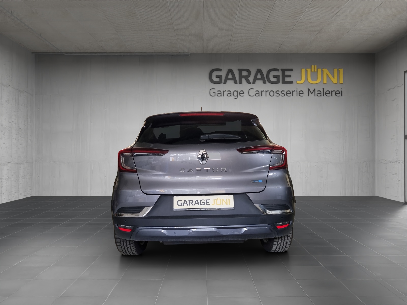 RENAULT Captur 1.6 E-Tech Plug-in Init-image-2