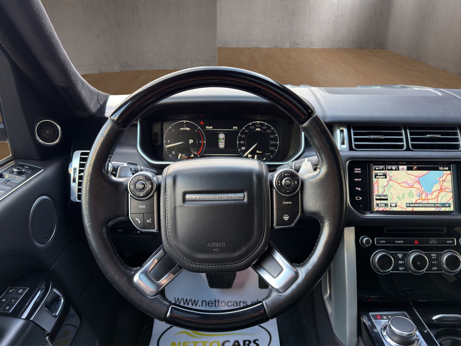 LAND ROVER Range Rover 4.4 SDV8 Vogue Automatic-image-17
