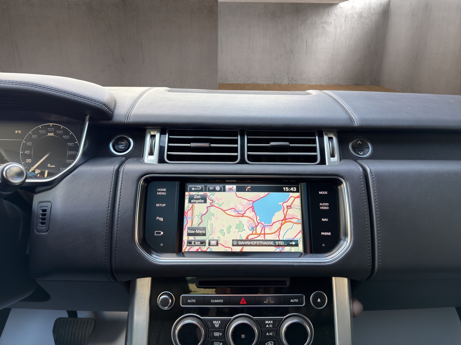 LAND ROVER Range Rover 4.4 SDV8 Vogue Automatic-image-11