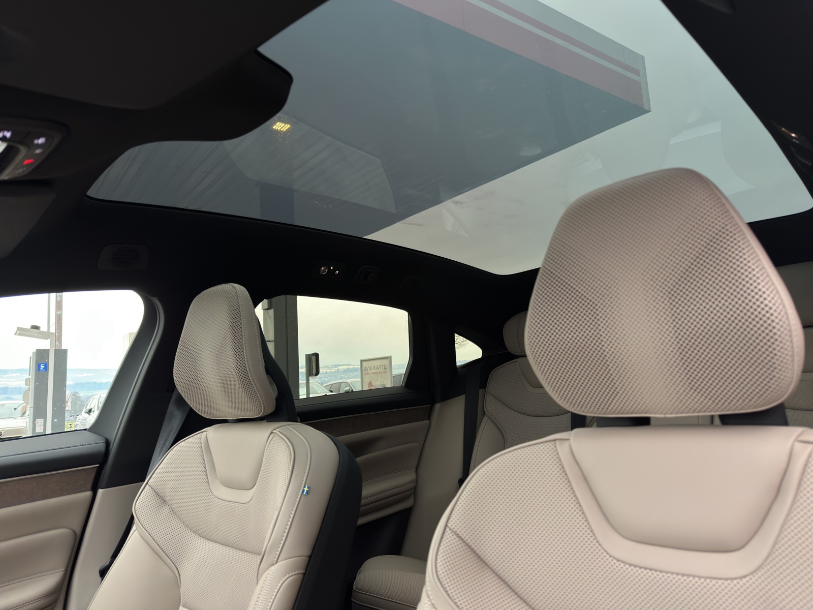 VOLVO ES90 Ultra-image-13