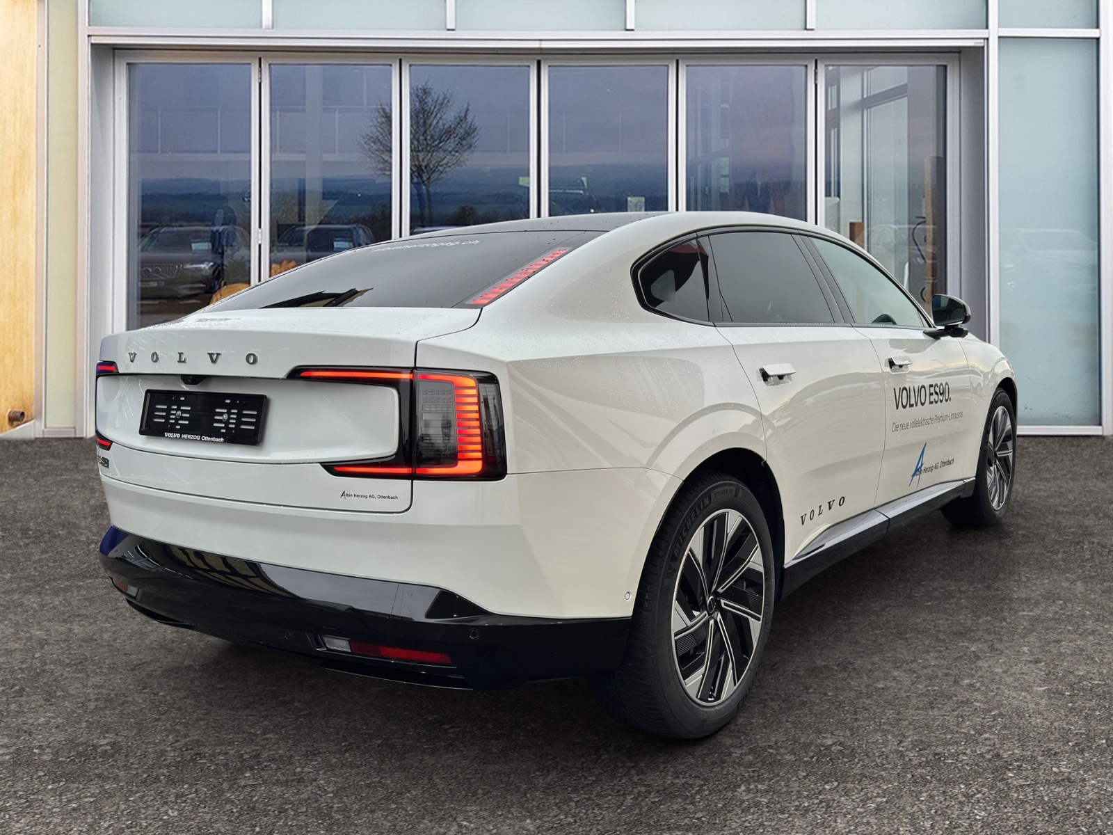 VOLVO ES90 Ultra-image-4