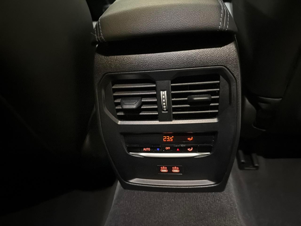 BMW 320d xDrive Touring M Sport-image-19
