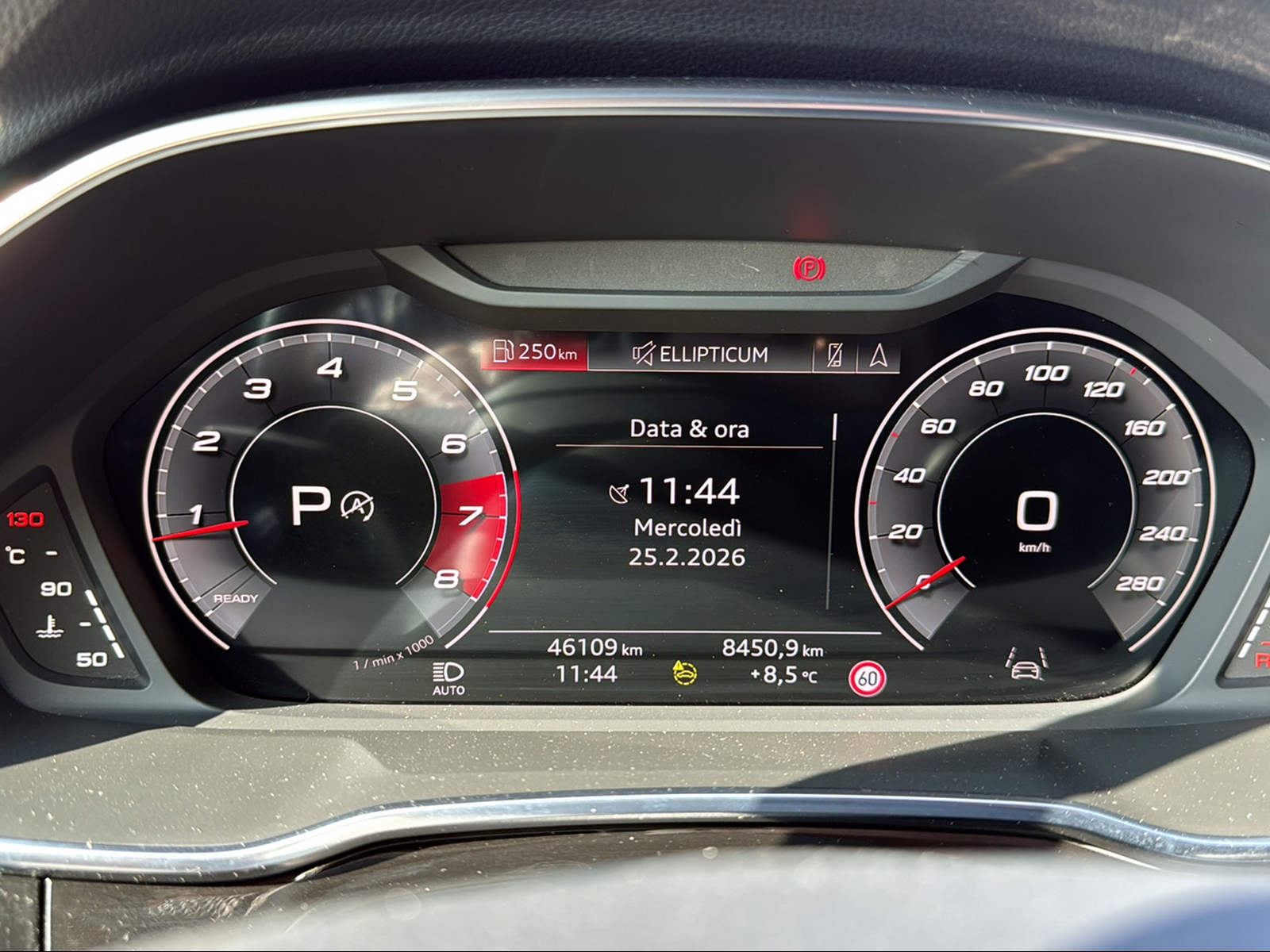AUDI Q3 45 TFSI S line quattro S-tronic-image-11
