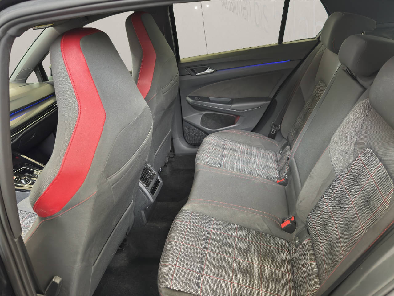 VW Golf VIII 2.0 TSI GTI 245PS DSG-Automat-image-16