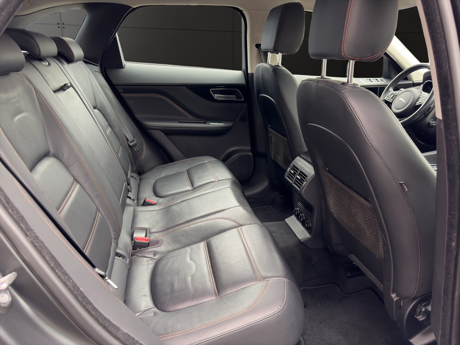 JAGUAR F-Pace 3.0 V6 D Prestige AWD 22 Zoll-image-13