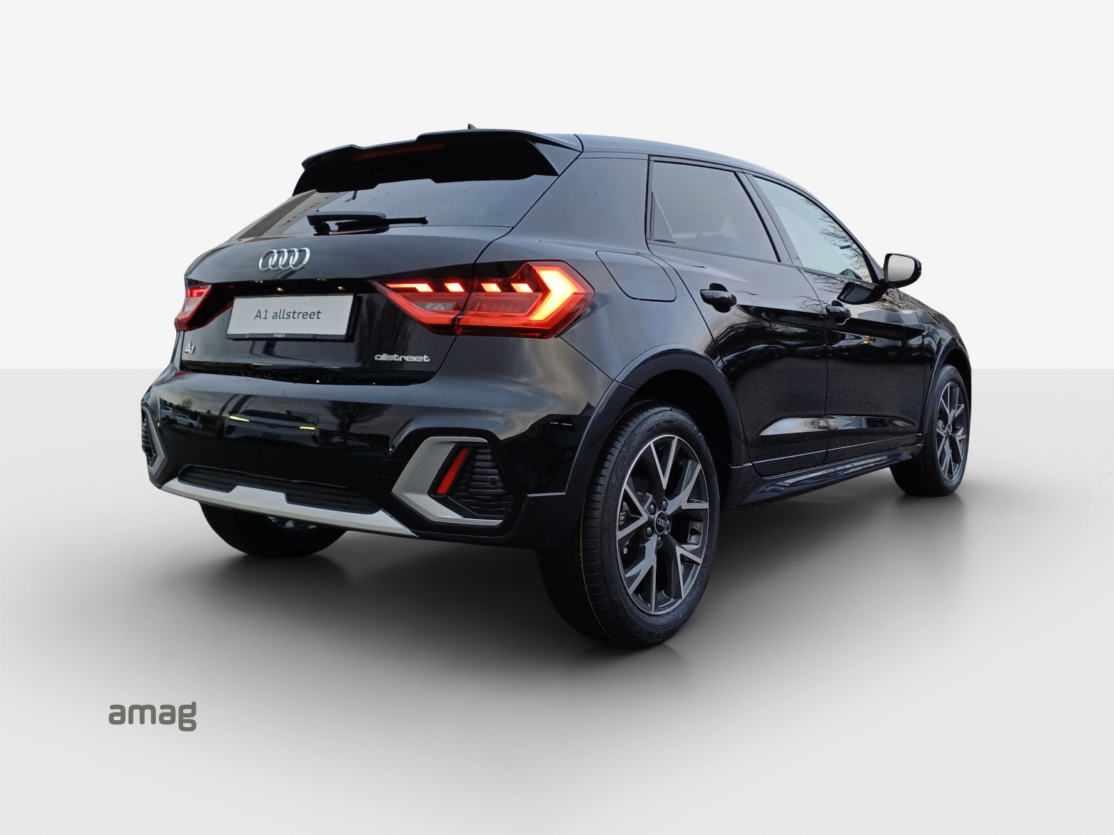 AUDI A1 allstreet 30 TFSI Attraction S-tronic-image-4