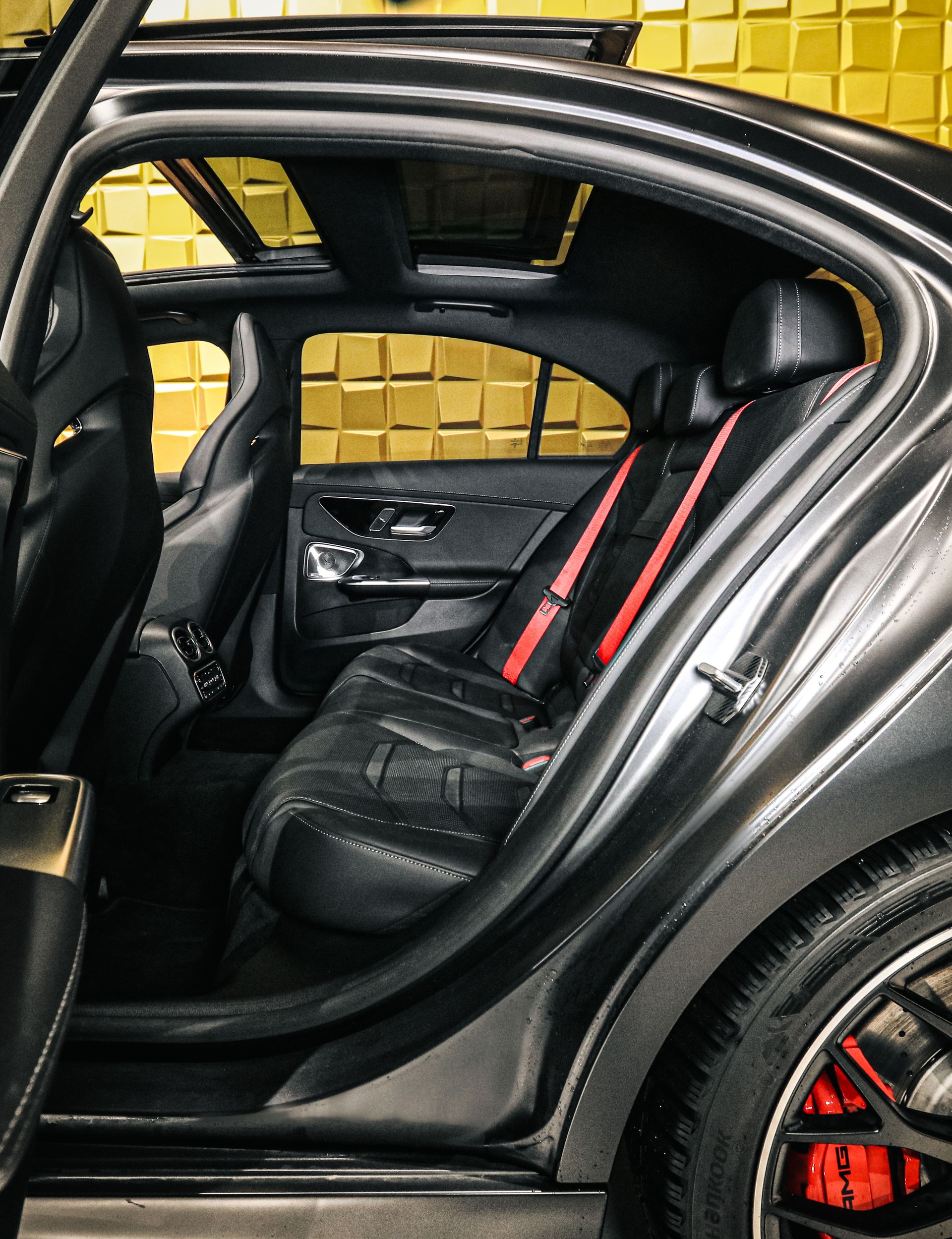 MERCEDES-BENZ C 63 S AMG E Performance 4 Matic Executive Edition-image-14