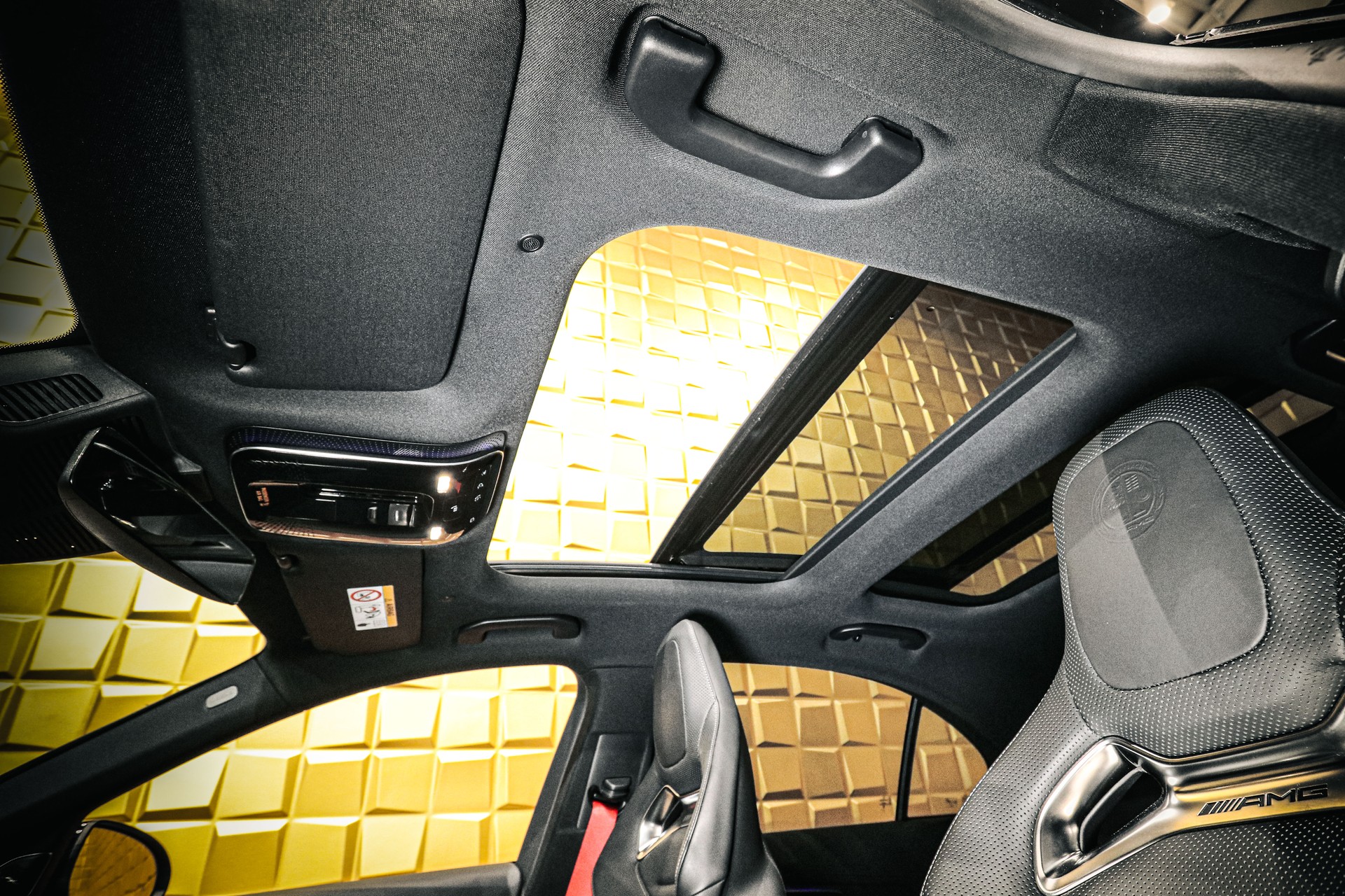 MERCEDES-BENZ C 63 S AMG E Performance 4 Matic Executive Edition-image-13