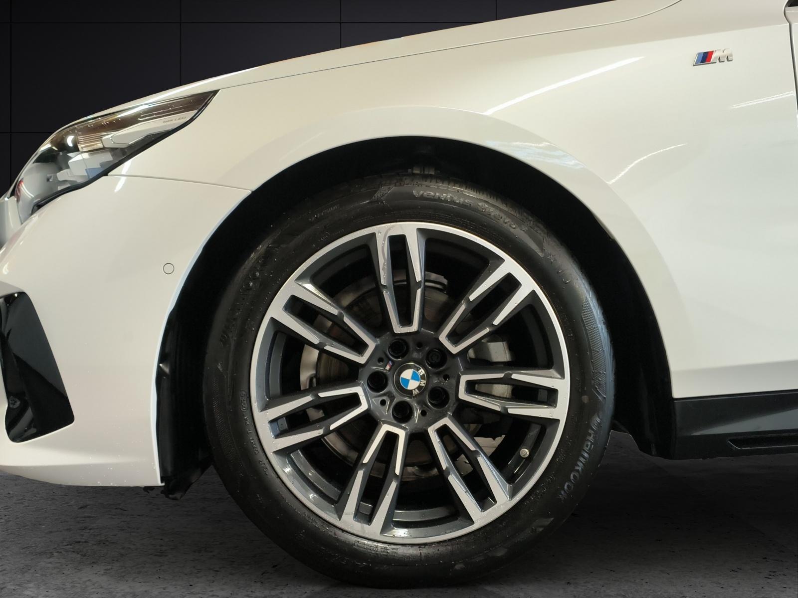 BMW 520d xDrive Touring-image-8