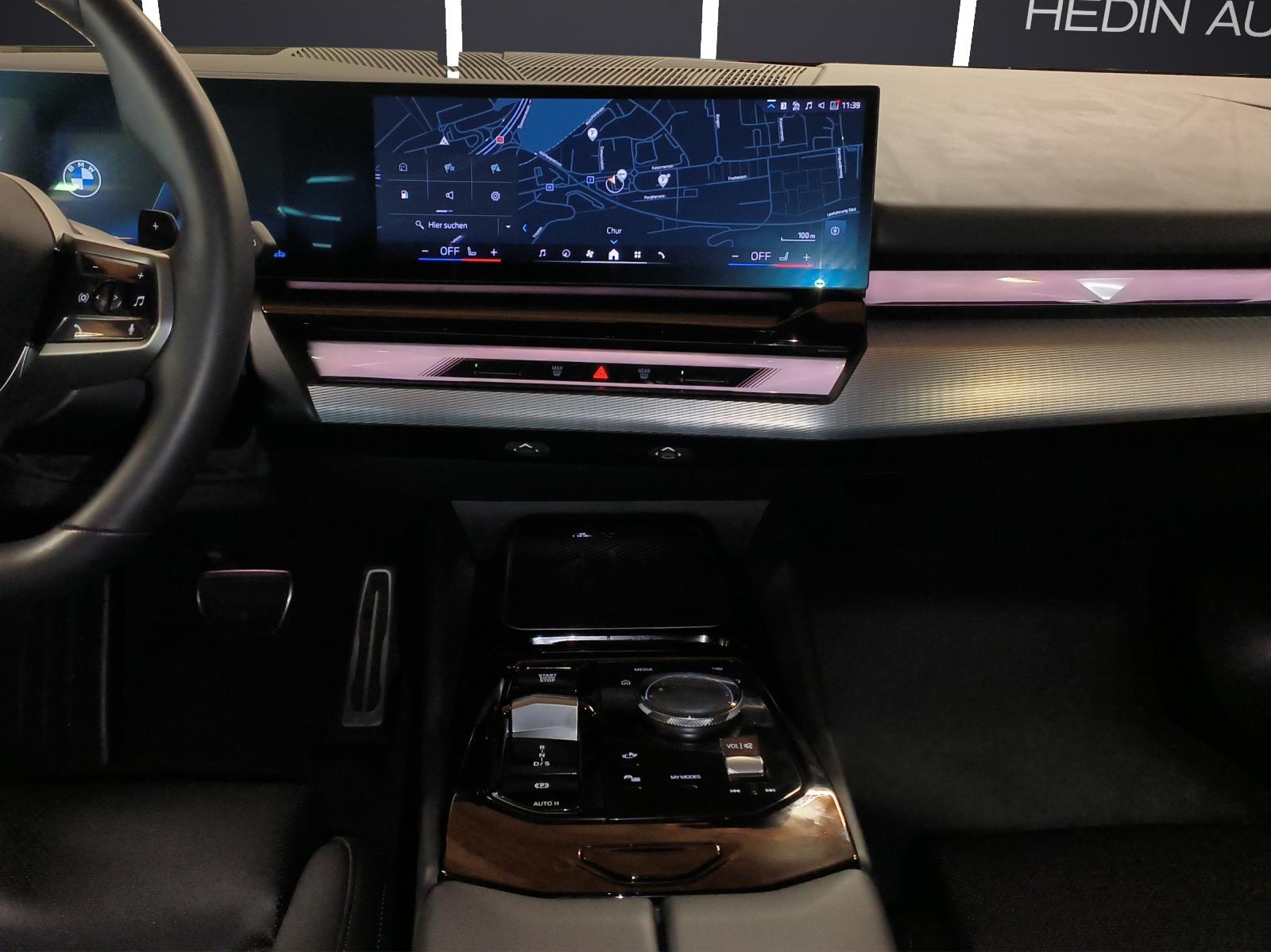 BMW 520d xDrive Touring-image-19