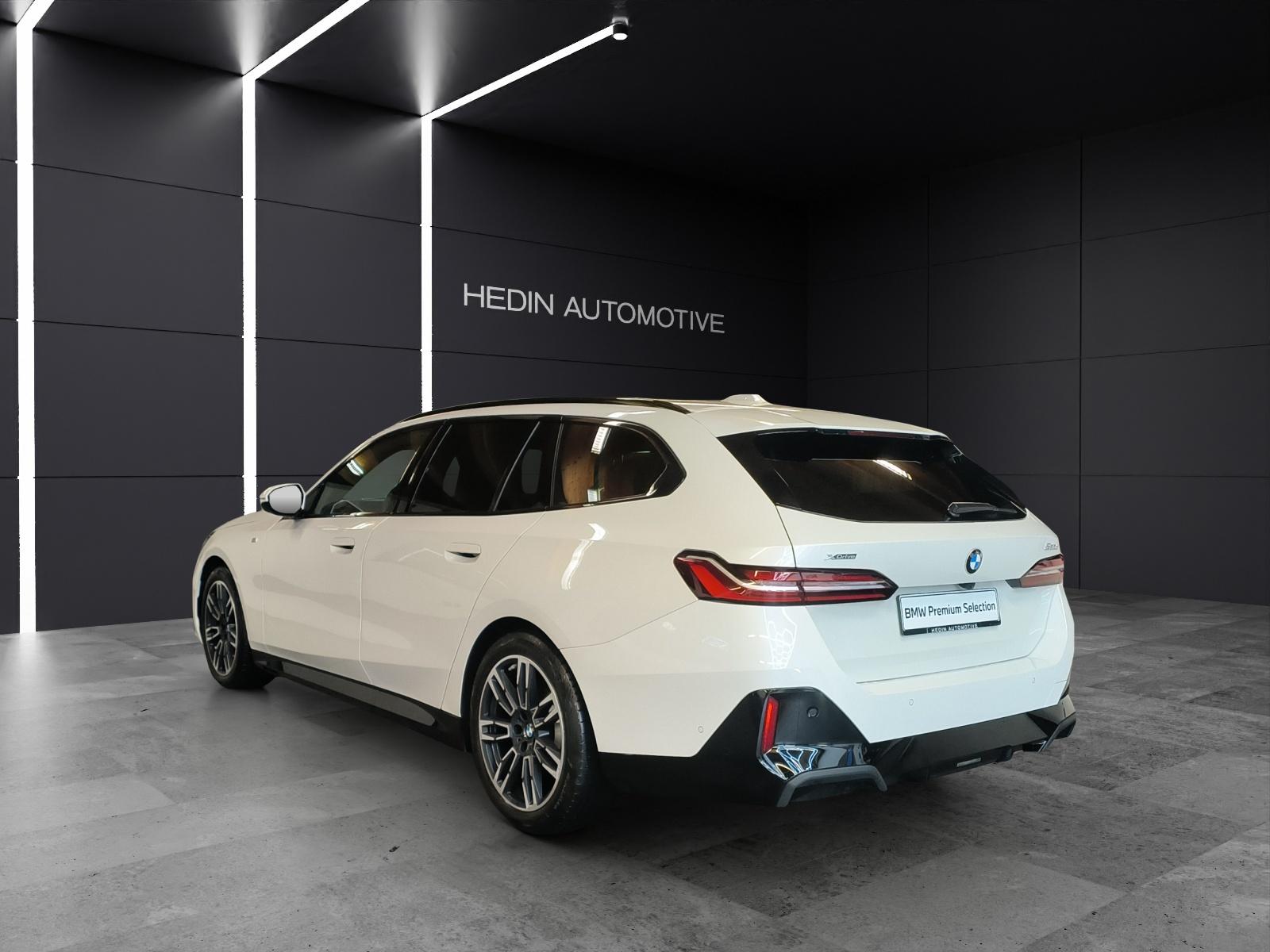 BMW 520d xDrive Touring-image-2