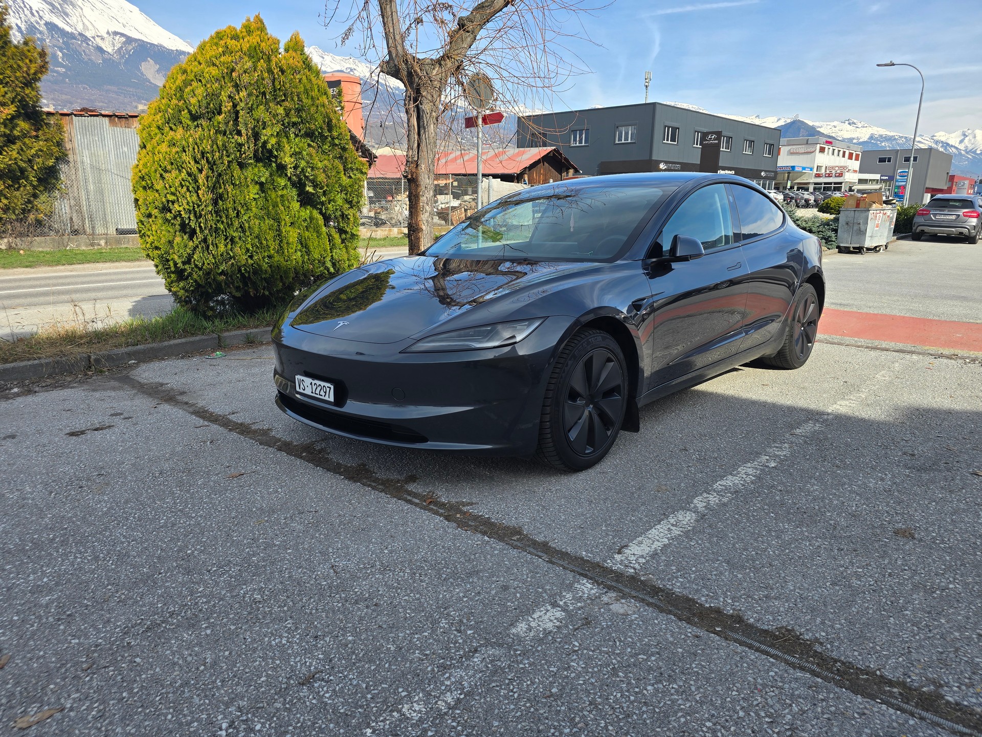 TESLA Model 3 Long Range Dual Motor AWD-image-1