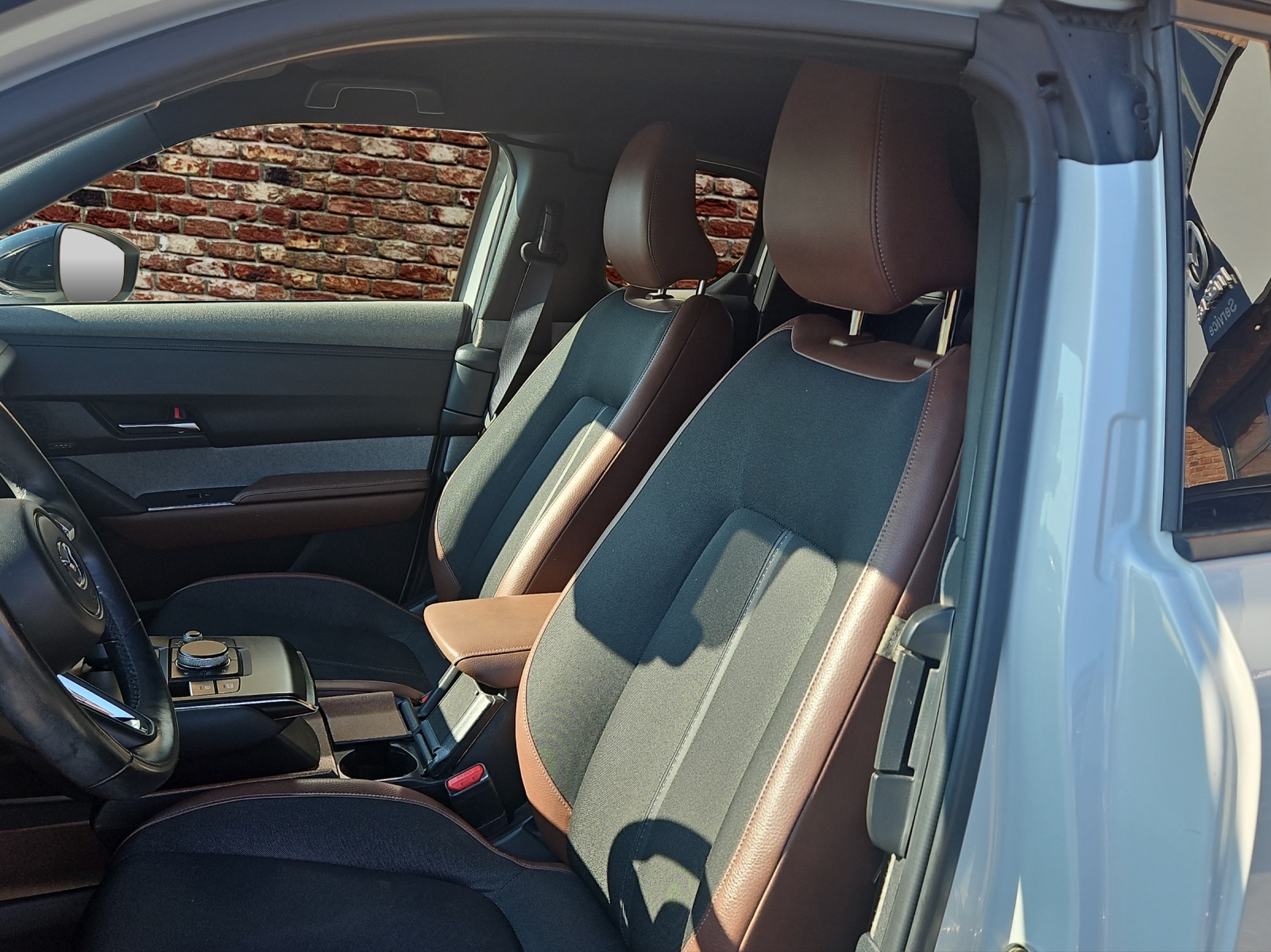 MAZDA MX-30 e-Skyactiv Revolution-image-8
