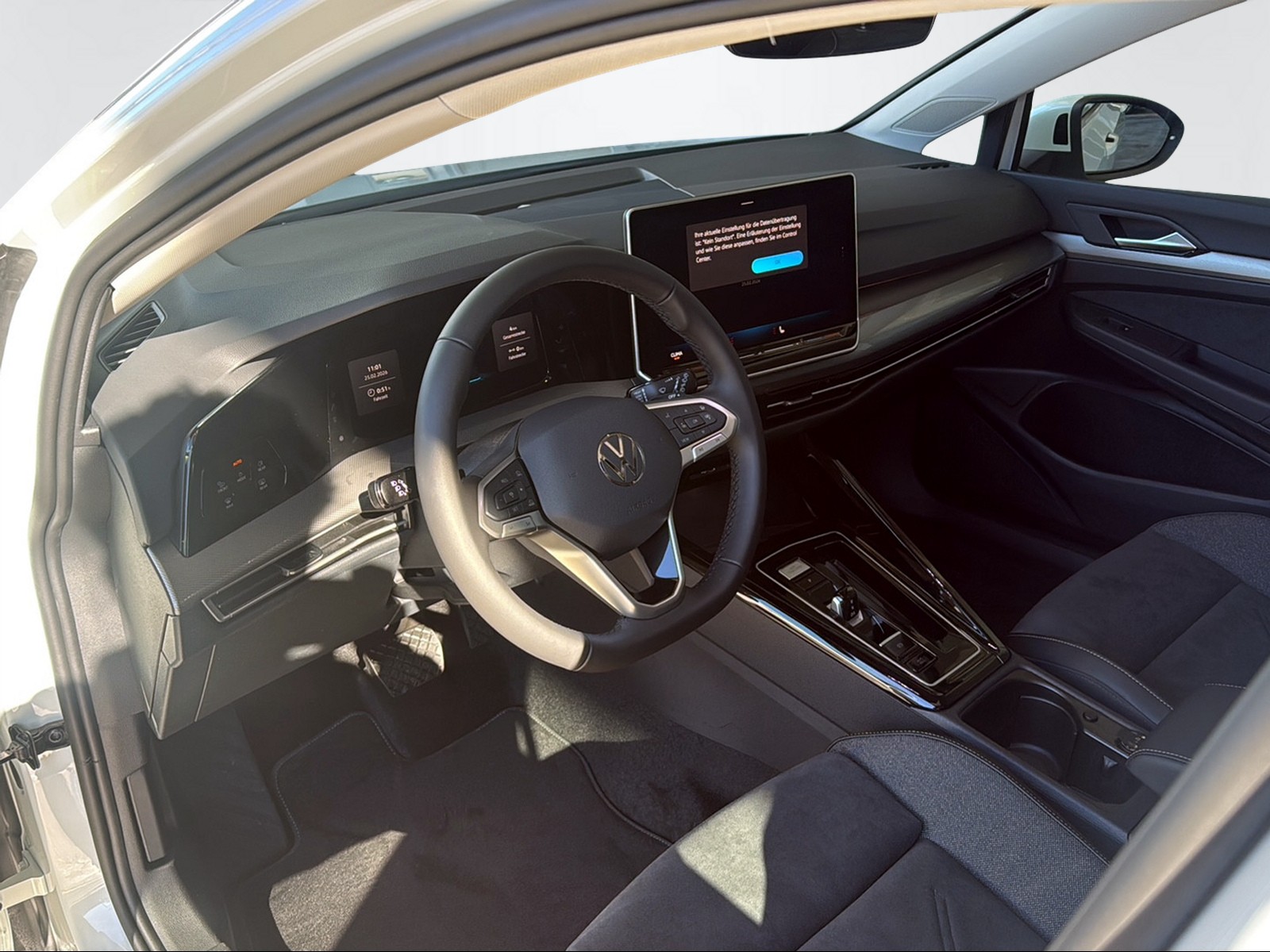 VW Golf VIII 1.5 eTSI Style DSG-image-10