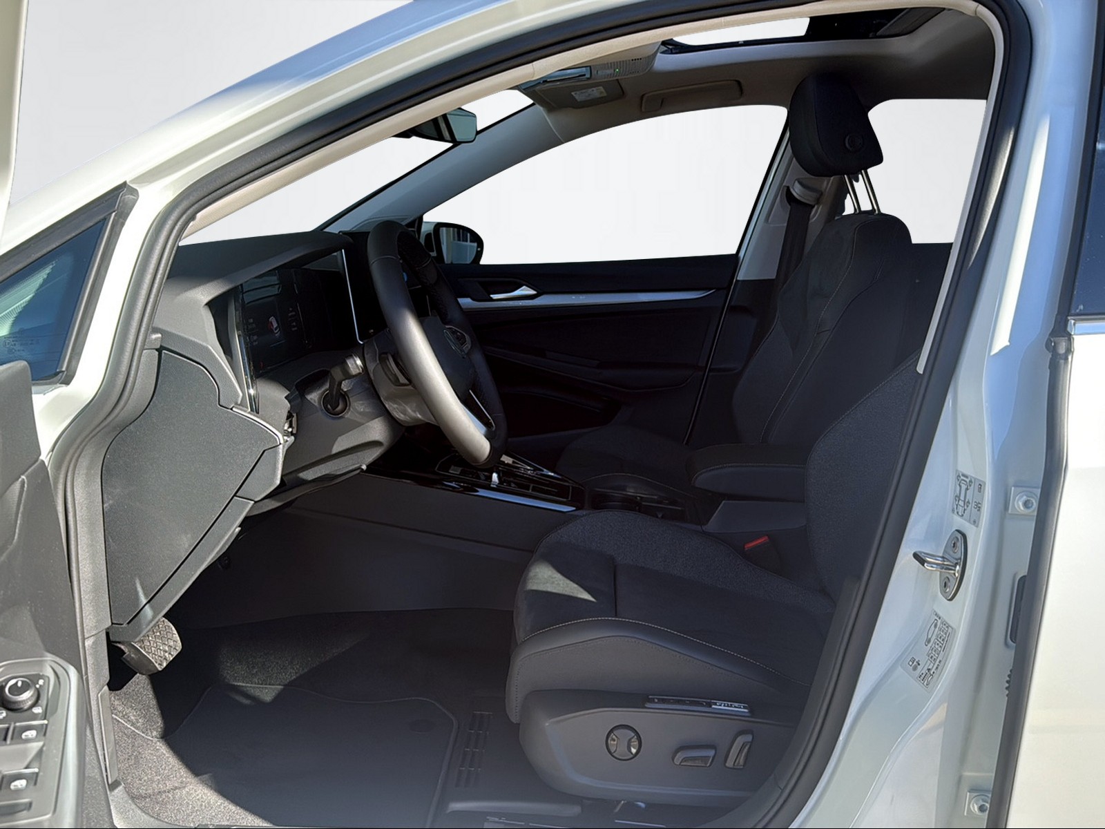 VW Golf VIII 1.5 eTSI Style DSG-image-7