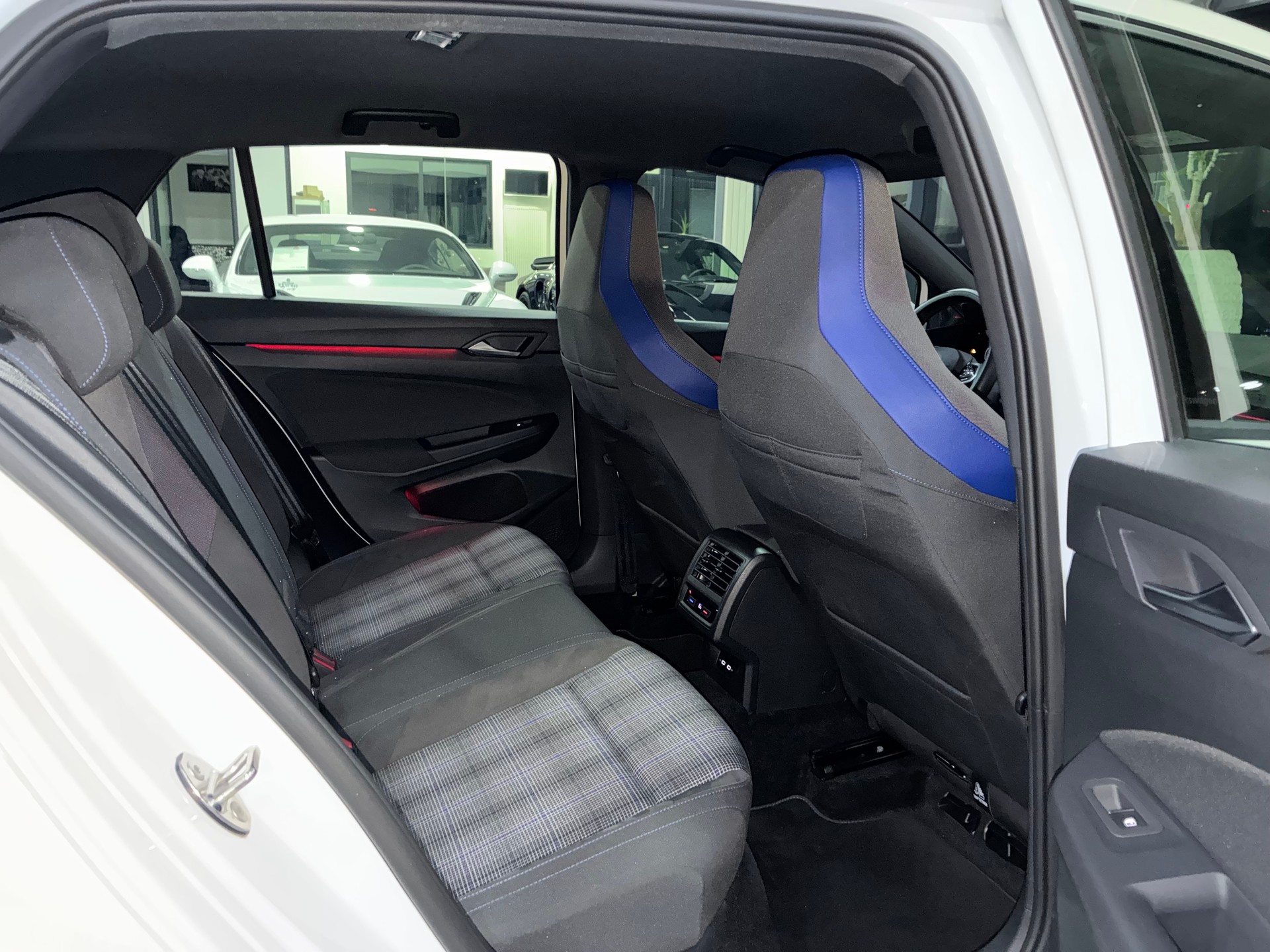 VW Golf 1.4 TSI PHEV GTE-image-13