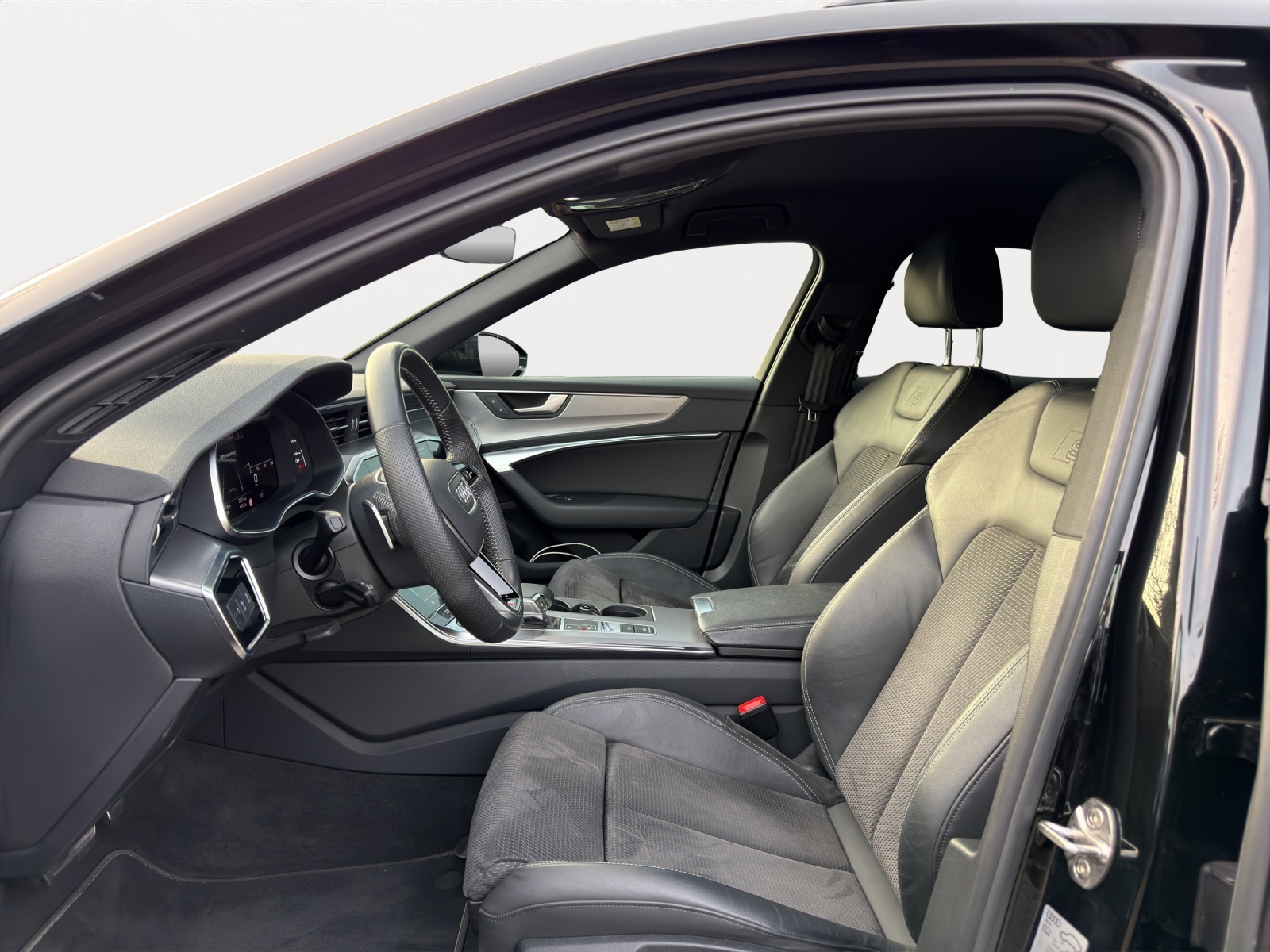 AUDI A6 Avant 40 TDI Sport Attraction quattro S-tronic-image-4