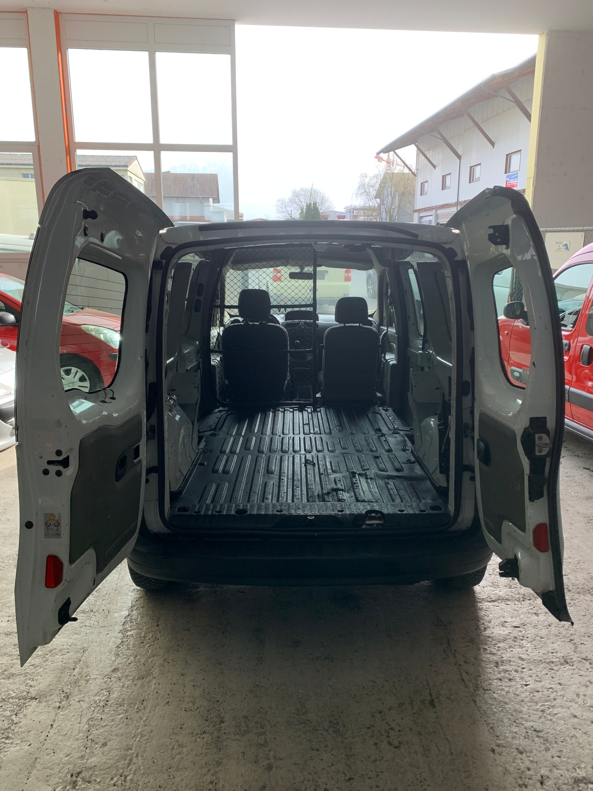 RENAULT Kangoo Maxi dCi 85 2 Plätze / 2 places-image-5